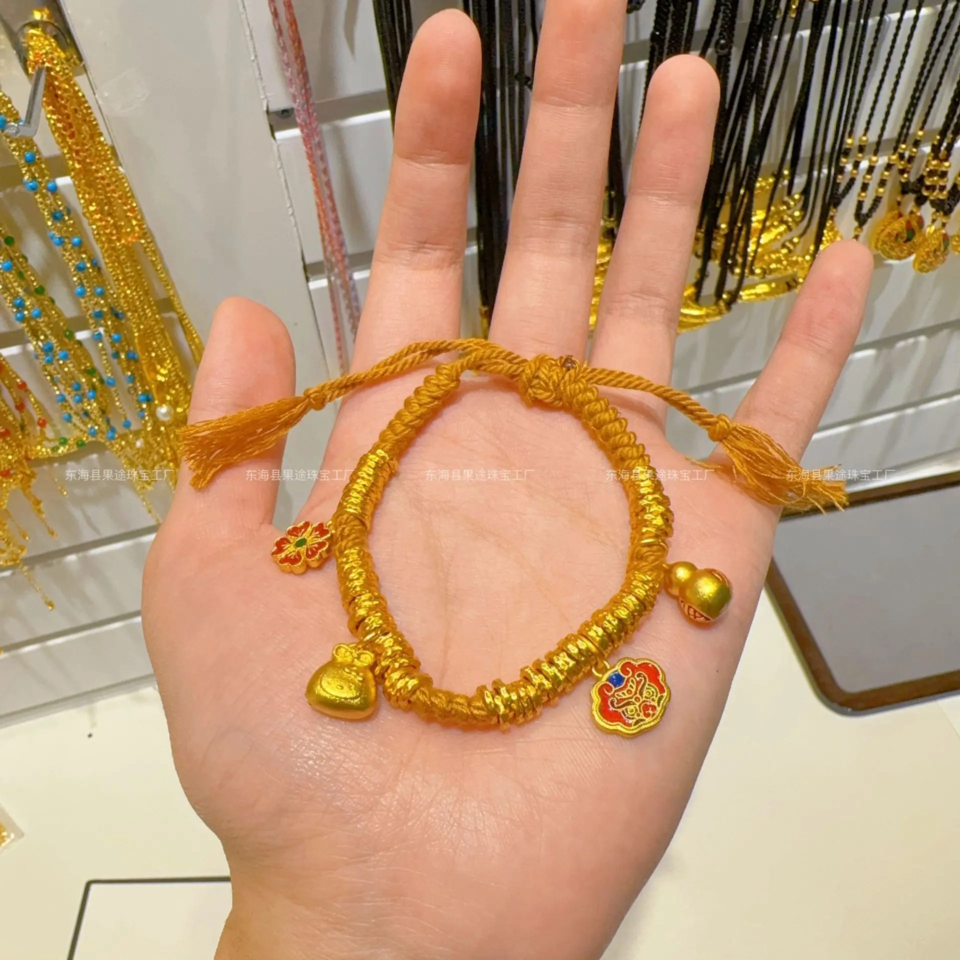 Plated With Genuine Gold Preservation Ancient Sand Gold Lucky Bag Gourd Wrapped Bracelet Hand Woven High End Feeling Girls Gift
Plated With Genuine Gold Preservation Ancient Sand Gold Lucky Bag Gourd Wrapped Bracelet Hand Woven High End Feeling Girls Gift