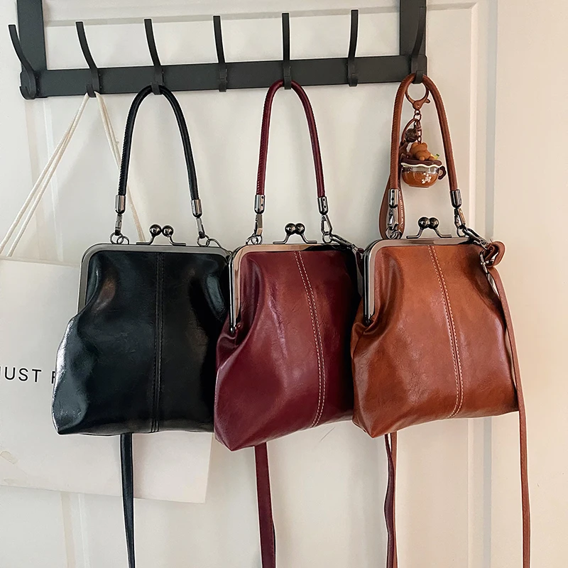 Retro Briti High Quali Handbag 2025 New Women's Faion Commuting Single oulder Bag Clip Night Dinner Crossbody Bag
Retro Briti High Quali Handbag 2025 New Women's Faion Commuting Single oulder Bag Clip Night Dinner Crossbody Bag
