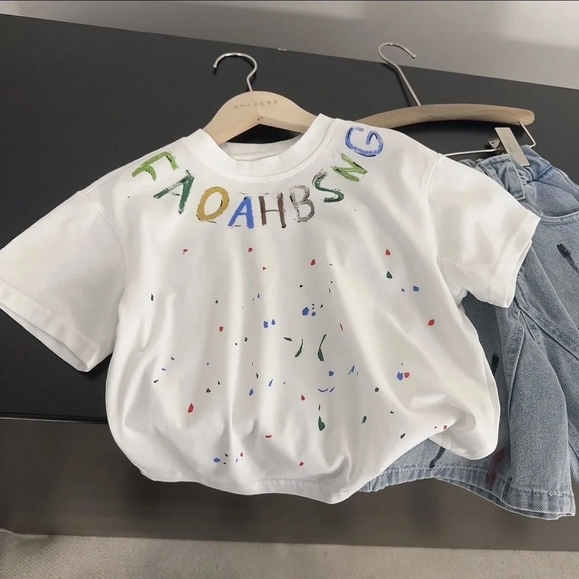 Children's Summer Set Fashion New Style Boys' and Girls' Baby Pure Cotton Short sleeved T-shirt+Casual Jeans 2-piece Set
Children's Summer Set Fashion New Style Boys' and Girls' Baby Pure Cotton Short sleeved T-shirt+Casual Jeans 2-piece Set