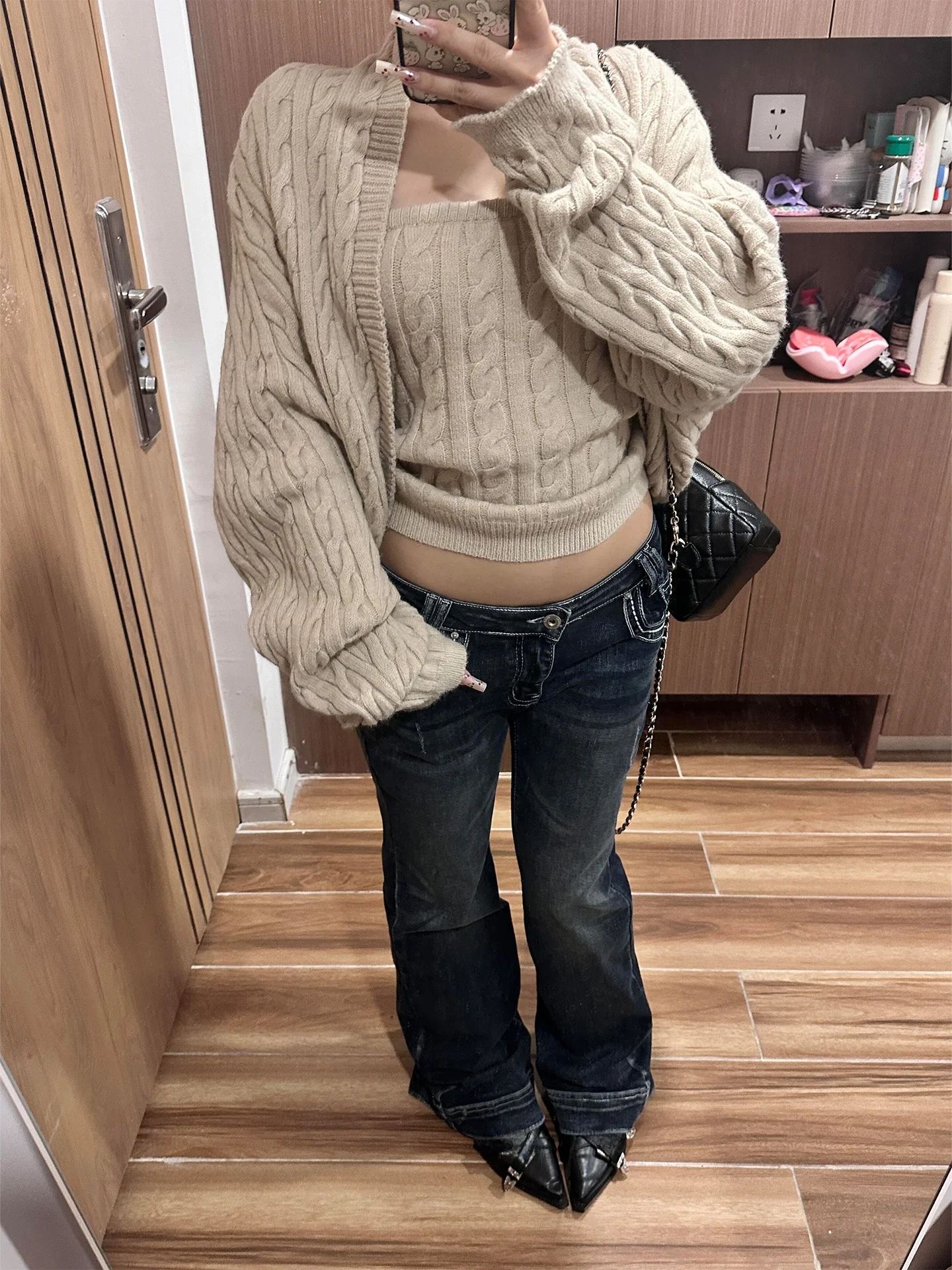 Low Waist Bell Bottom Denim Jeans Women's Summer 2026 Slimming Dark Blue Washed American Style Narrow Version Pants
Low Waist Bell Bottom Denim Jeans Women's Summer 2026 Slimming Dark Blue Washed American Style Narrow Version Pants