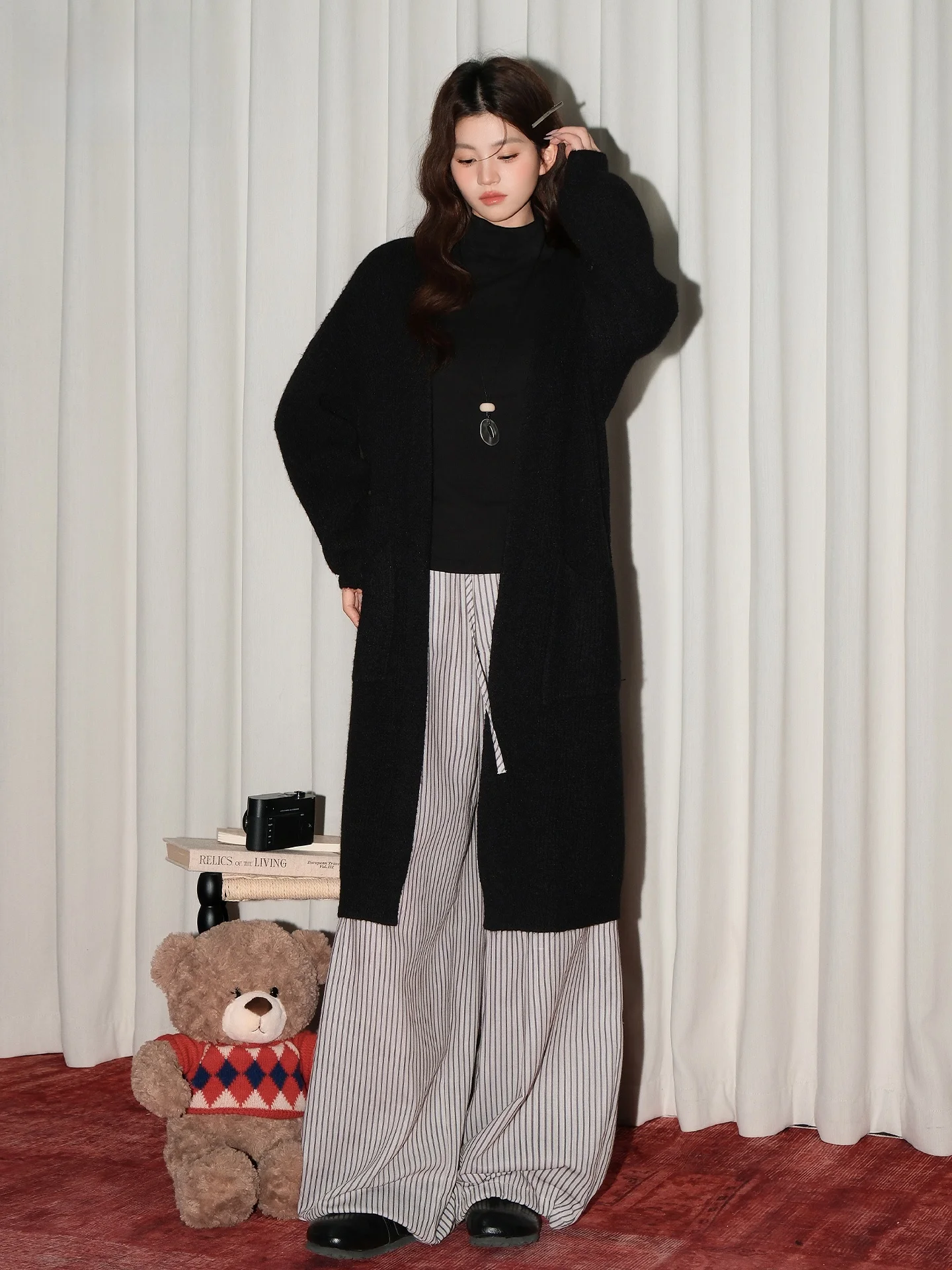 Black Long Knitted Open Cardigan Women's Summer New Loose Sweater Jacket Retro Top Casual Style Loose Fit Pure Color
Black Long Knitted Open Cardigan Women's Summer New Loose Sweater Jacket Retro Top Casual Style Loose Fit Pure Color