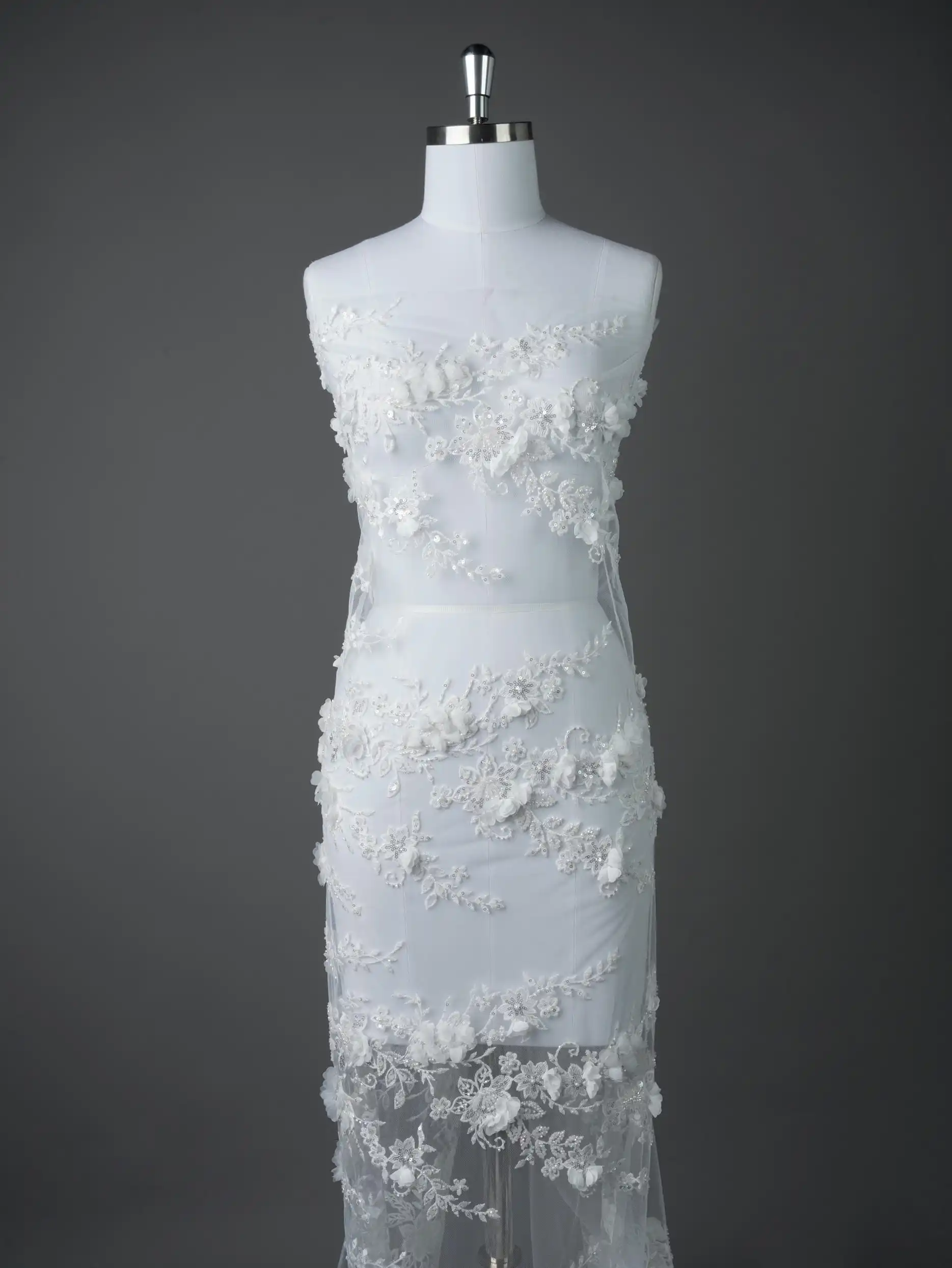 Off White Lace Fabric Sequin Embroidery Heavy Pearl Bead Embroidered Floral Petals Beaded Fabrics for Luxury Wedding Dress
Off White Lace Fabric Sequin Embroidery Heavy Pearl Bead Embroidered Floral Petals Beaded Fabrics for Luxury Wedding Dress