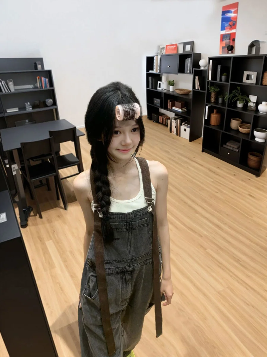 Женский джинсовый комбинезон FUYAN: свободный крой, прямые штанины, винтажный стиль, высокая талия, длинные брюки. Новинка весны.
Женский джинсовый комбинезон FUYAN: свободный крой, прямые штанины, винтажный стиль, высокая талия, длинные брюки. Новинка весны.