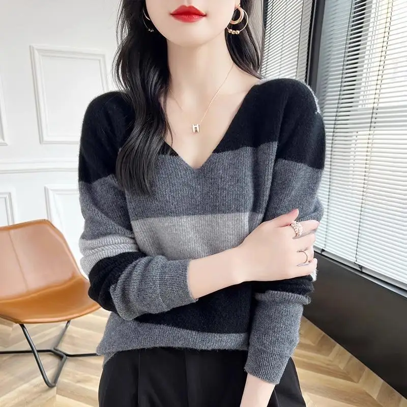 Women Autumn Winter Office Lady Elegant Patchwork Color Blocking V-neck Women Clothes All-match Sweater Pullover Long Sleeve Top
Women Autumn Winter Office Lady Elegant Patchwork Color Blocking V-neck Women Clothes All-match Sweater Pullover Long Sleeve Top