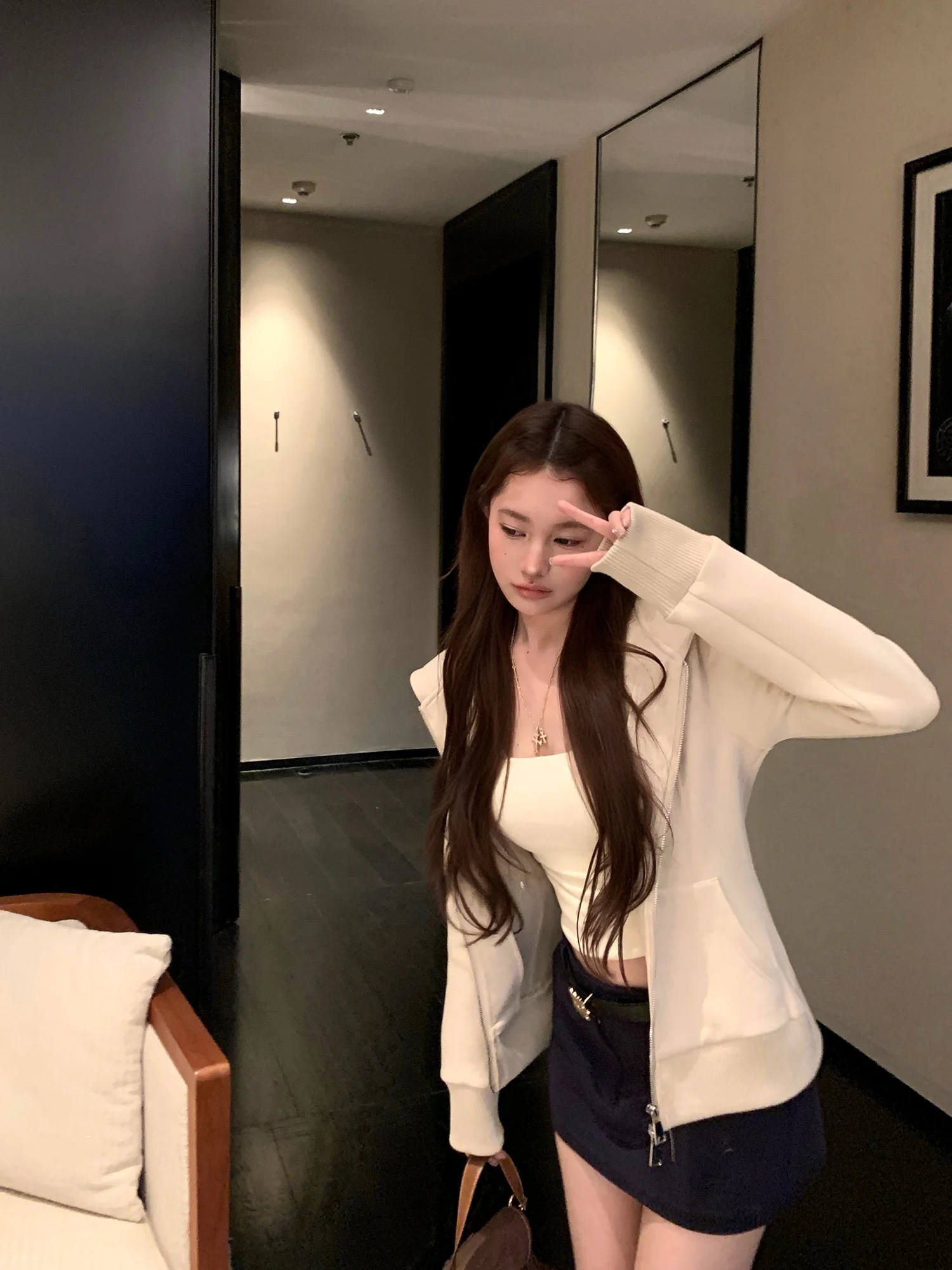 Chien New York Moment Princ Line Split Slimming Concealing Thin Fce Hooded Knitted Zipper Sweatirt Korean Sle Commute
Chien New York Moment Princ Line Split Slimming Concealing Thin Fce Hooded Knitted Zipper Sweatirt Korean Sle Commute