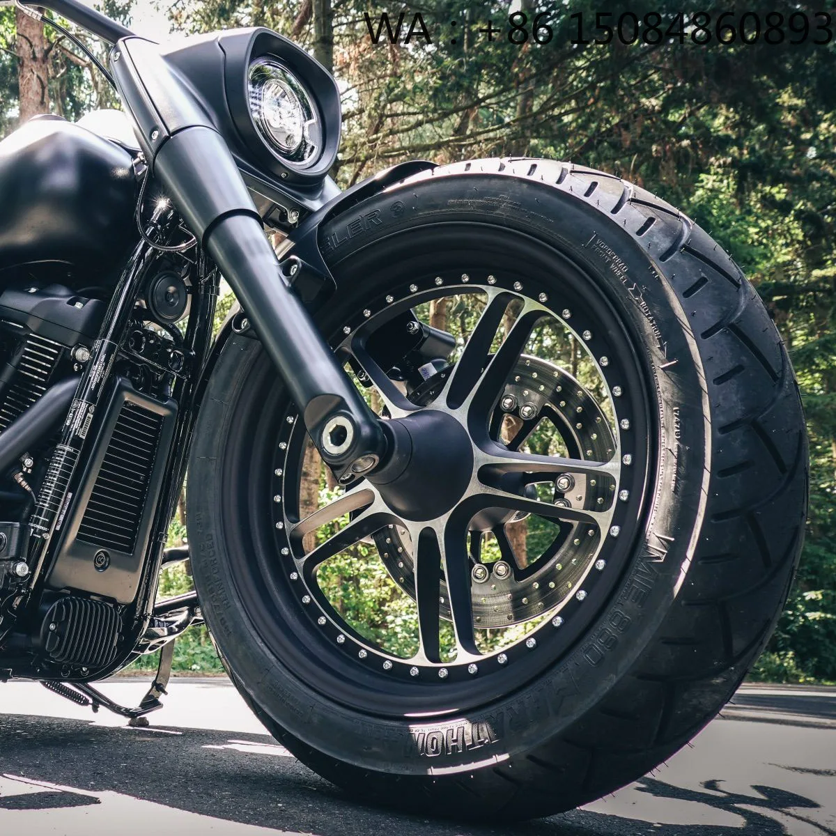 The same model as Zhang Xueji's car, motorcycle parts, alloy front rear wheel hub black finish, dedicated fit late softail class
The same model as Zhang Xueji's car, motorcycle parts, alloy front rear wheel hub black finish, dedicated fit late softail class