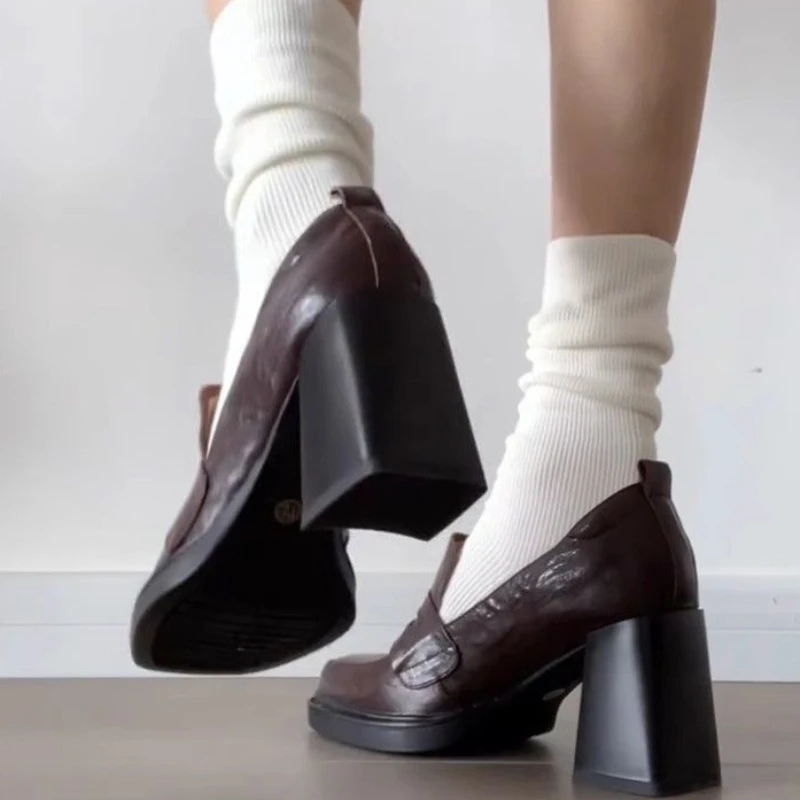 British Vintage Women's Loafer Shoes 2026 Chunky Heel Mary Jane Design Platform Sole Square Toe Retro Leather Footwear
British Vintage Women's Loafer Shoes 2026 Chunky Heel Mary Jane Design Platform Sole Square Toe Retro Leather Footwear