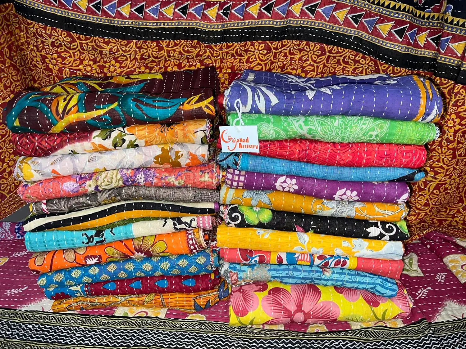 Набор из 5 предметов: индийское винтажное одеяло Кантха ручной работы, двустороннее, в богемном стиле, размер Twin (85x55 дюймов)
Набор из 5 предметов: индийское винтажное одеяло Кантха ручной работы, двустороннее, в богемном стиле, размер Twin (85x55 дюймов)