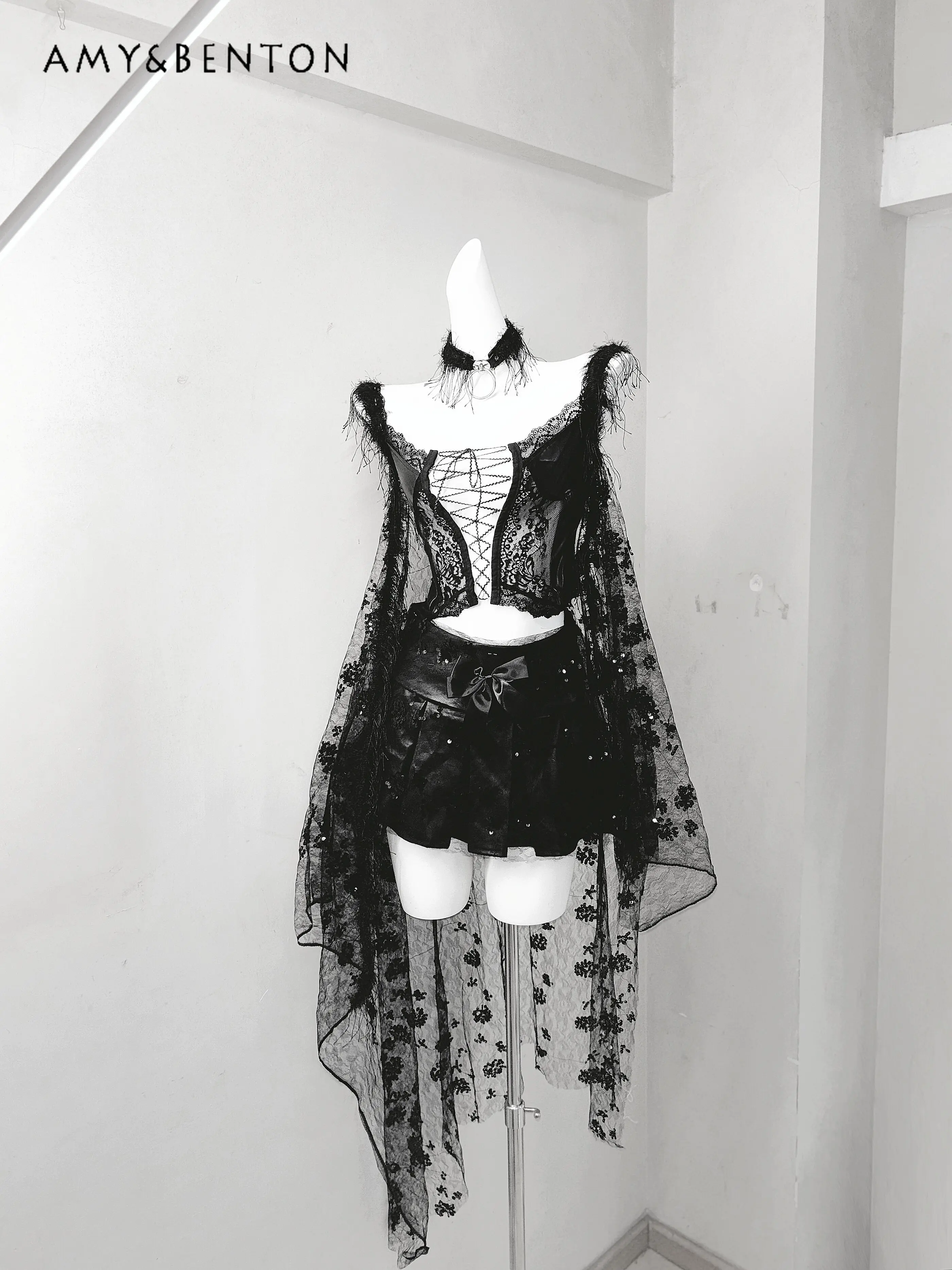 Black Diamond Rose Dark Lolita Gothic Lace Flower Embroidered Fishbone Top Shawl Bow Pu Pleated Skirt Gorgeous Dress Sets
Black Diamond Rose Dark Lolita Gothic Lace Flower Embroidered Fishbone Top Shawl Bow Pu Pleated Skirt Gorgeous Dress Sets