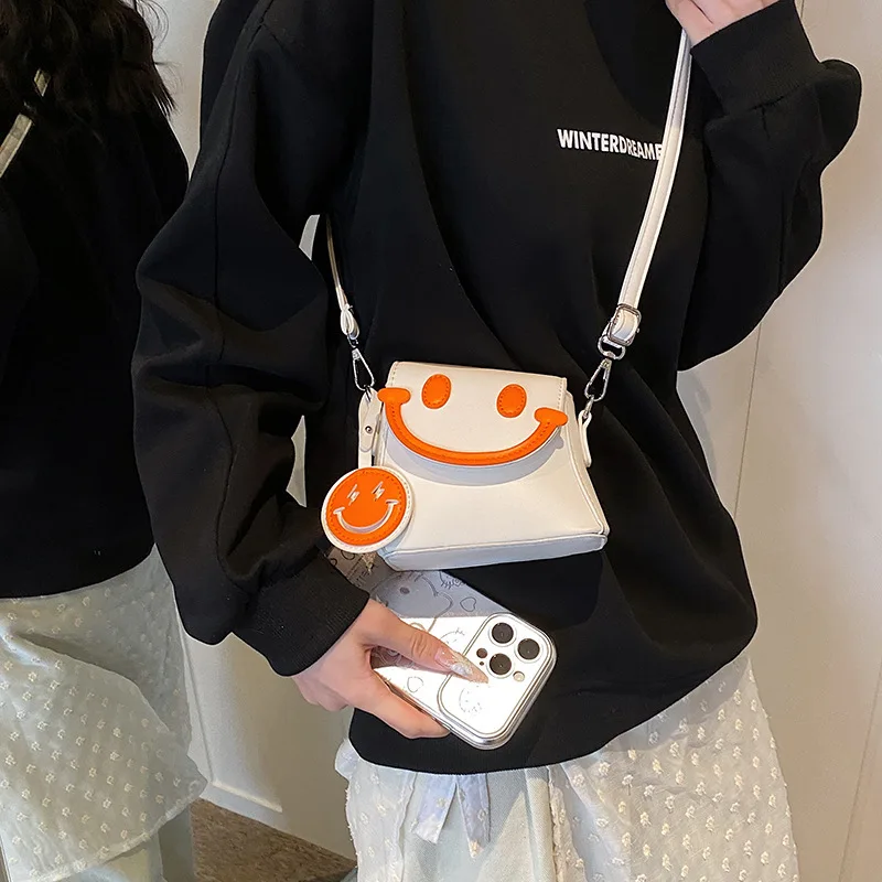 Explosive Crossbody Small Bag 2025 New Mini Smiling Cute Cartoon Small Square Bag Mouth Red Envelope
Explosive Crossbody Small Bag 2025 New Mini Smiling Cute Cartoon Small Square Bag Mouth Red Envelope