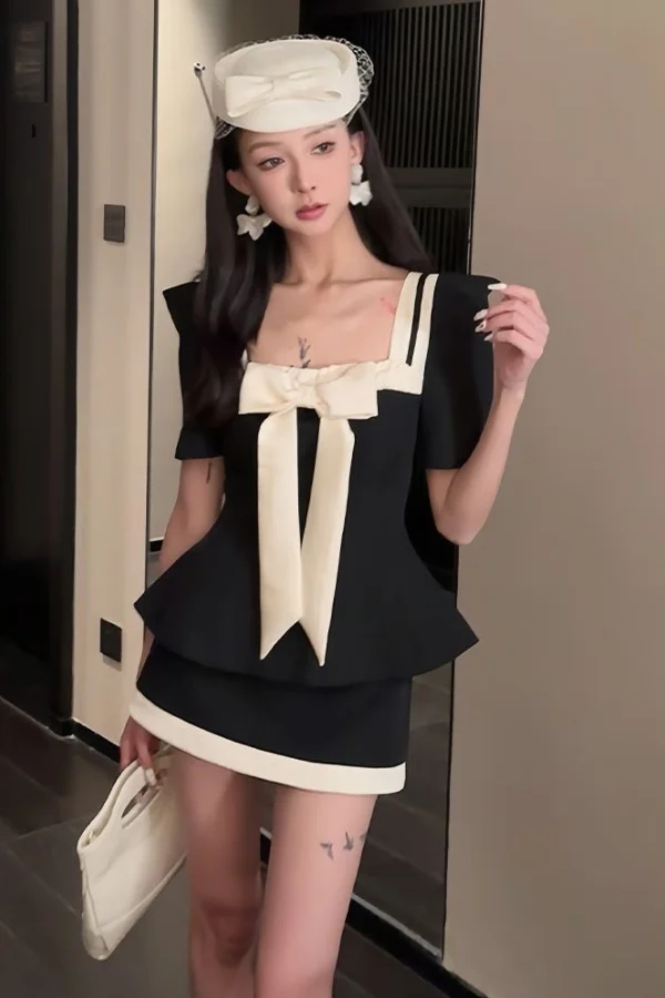 Vintage Chic Short Sleeve Bow Shirt & Skirt Set for Women Slimming Summer Two Piece Outfit Petite Fashion Elegant Retro Style
Vintage Chic Short Sleeve Bow Shirt & Skirt Set for Women Slimming Summer Two Piece Outfit Petite Fashion Elegant Retro Style