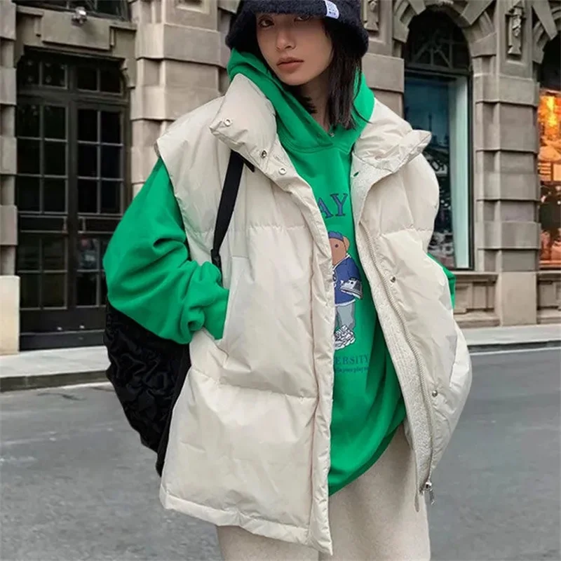2025 New Korean Winter Jackets Fashion Padded Vests Sleeveless Women's Vest Warm Coat Oversize Outwear Puffer Loose Outwear
2025 New Korean Winter Jackets Fashion Padded Vests Sleeveless Women's Vest Warm Coat Oversize Outwear Puffer Loose Outwear