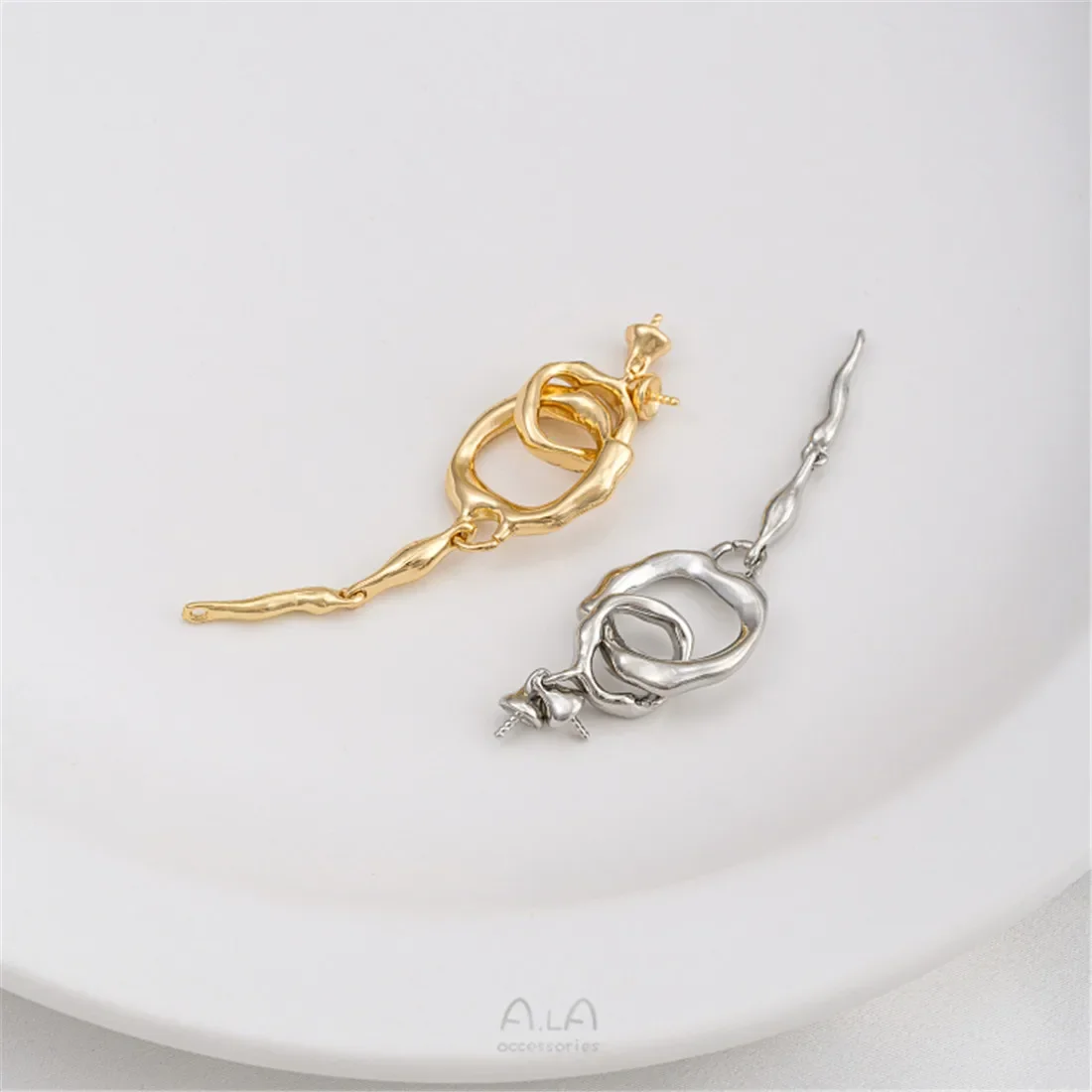 14K Gold-plated Double-ring Necklace Connector Pendant Diy Pearl Two-end Bead Holder Accessories Hand-string Chain Material
14K Gold-plated Double-ring Necklace Connector Pendant Diy Pearl Two-end Bead Holder Accessories Hand-string Chain Material