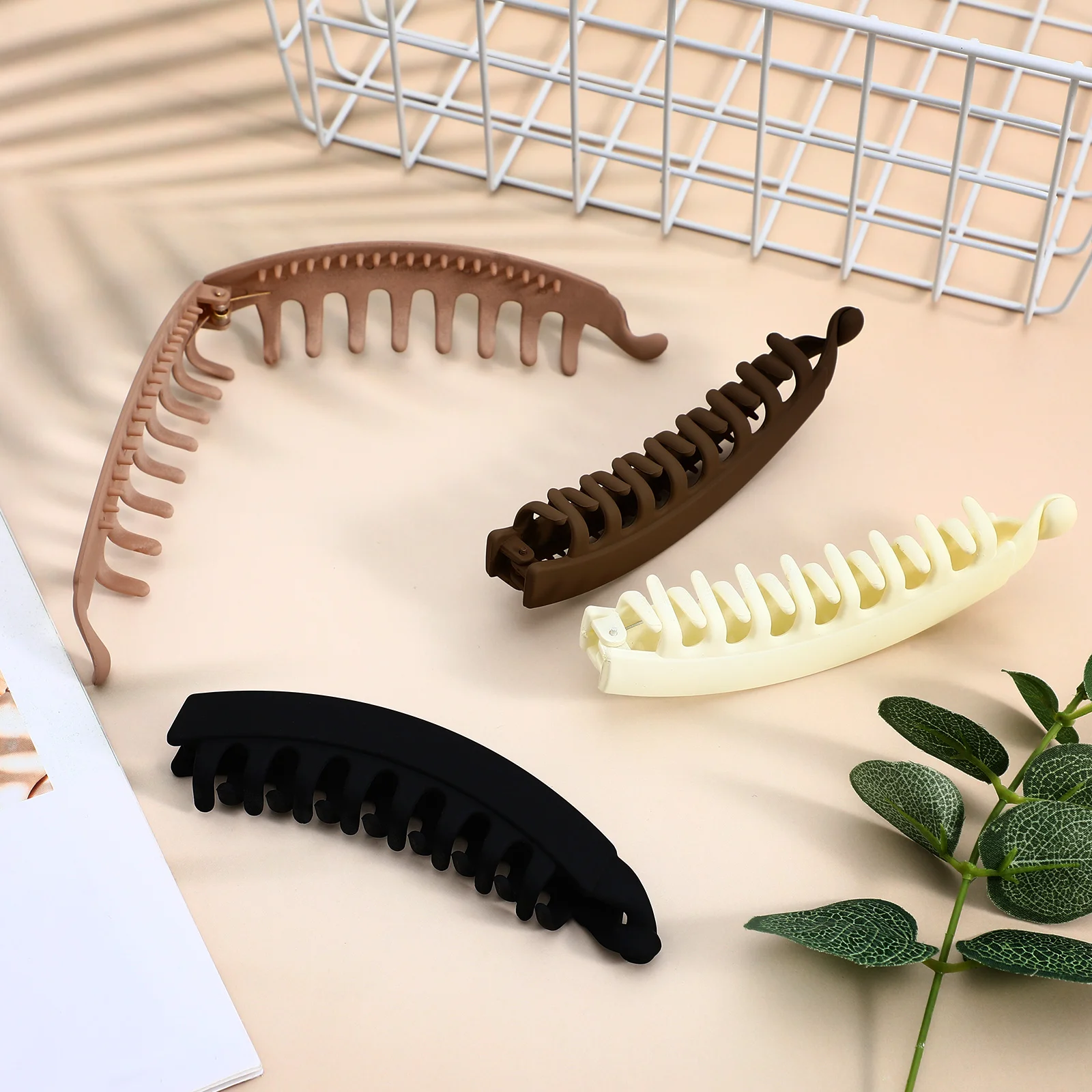4 pcs Claw Clips Elastic Banana Hairpins for Women Banana Clip For Thick Curly Hair Lightweight Smooth Styling Tool Durable
4 pcs Claw Clips Elastic Banana Hairpins for Women Banana Clip For Thick Curly Hair Lightweight Smooth Styling Tool Durable
