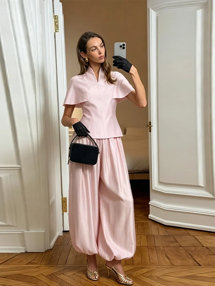 Fashion Women T-shirt Set Chic Stand Collar Short Sleeve V-neck Female Top Wide Leg Pant Jogger Lady Summer Commute 2026
Fashion Women T-shirt Set Chic Stand Collar Short Sleeve V-neck Female Top Wide Leg Pant Jogger Lady Summer Commute 2026