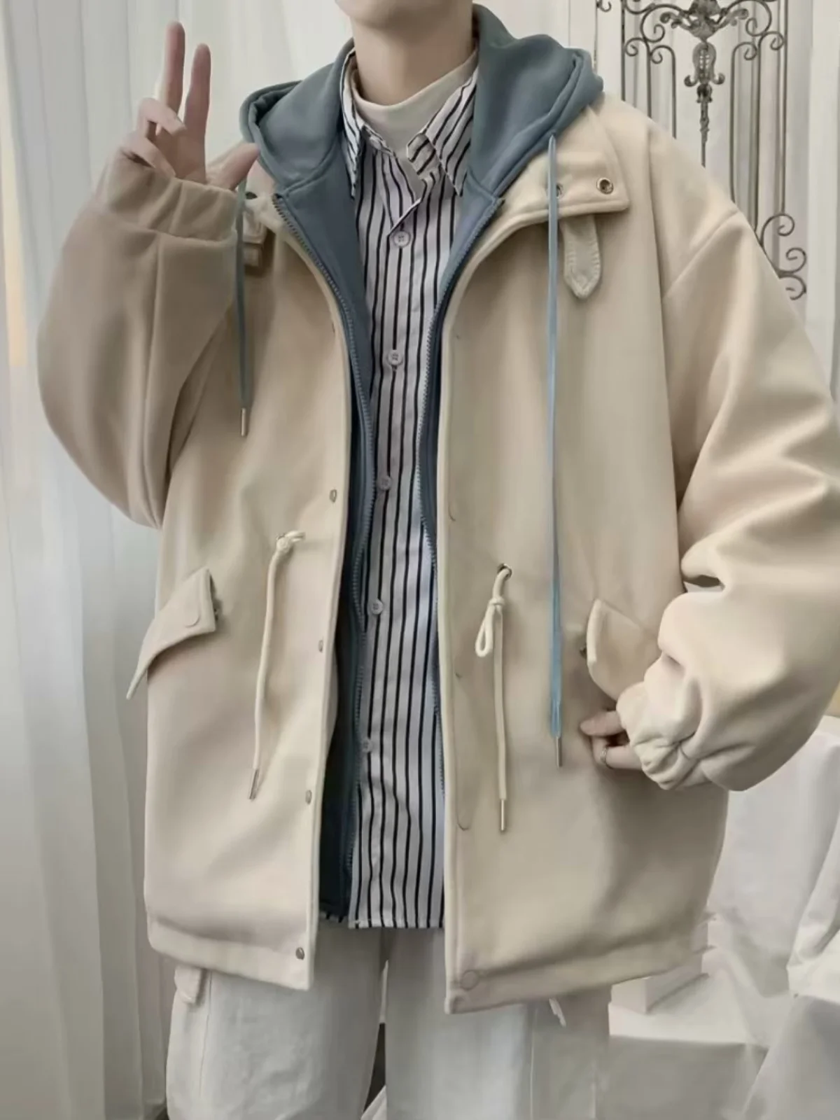 Мужской двубортный жилет из шерстяной смеси без рукавов для прохладной летней и весенней погоды, для жаркого солнечного дня
Мужской двубортный жилет из шерстяной смеси без рукавов для прохладной летней и весенней погоды, для жаркого солнечного дня