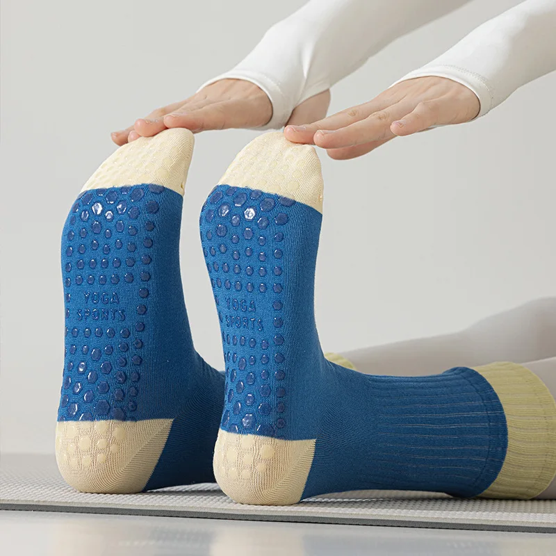 Новые цветные носки для йоги, 80% хлопок, нескользящие профессиональные женские носки для пилатеса и танцев для фитнеса в помещении
Новые цветные носки для йоги, 80% хлопок, нескользящие профессиональные женские носки для пилатеса и танцев для фитнеса в помещении