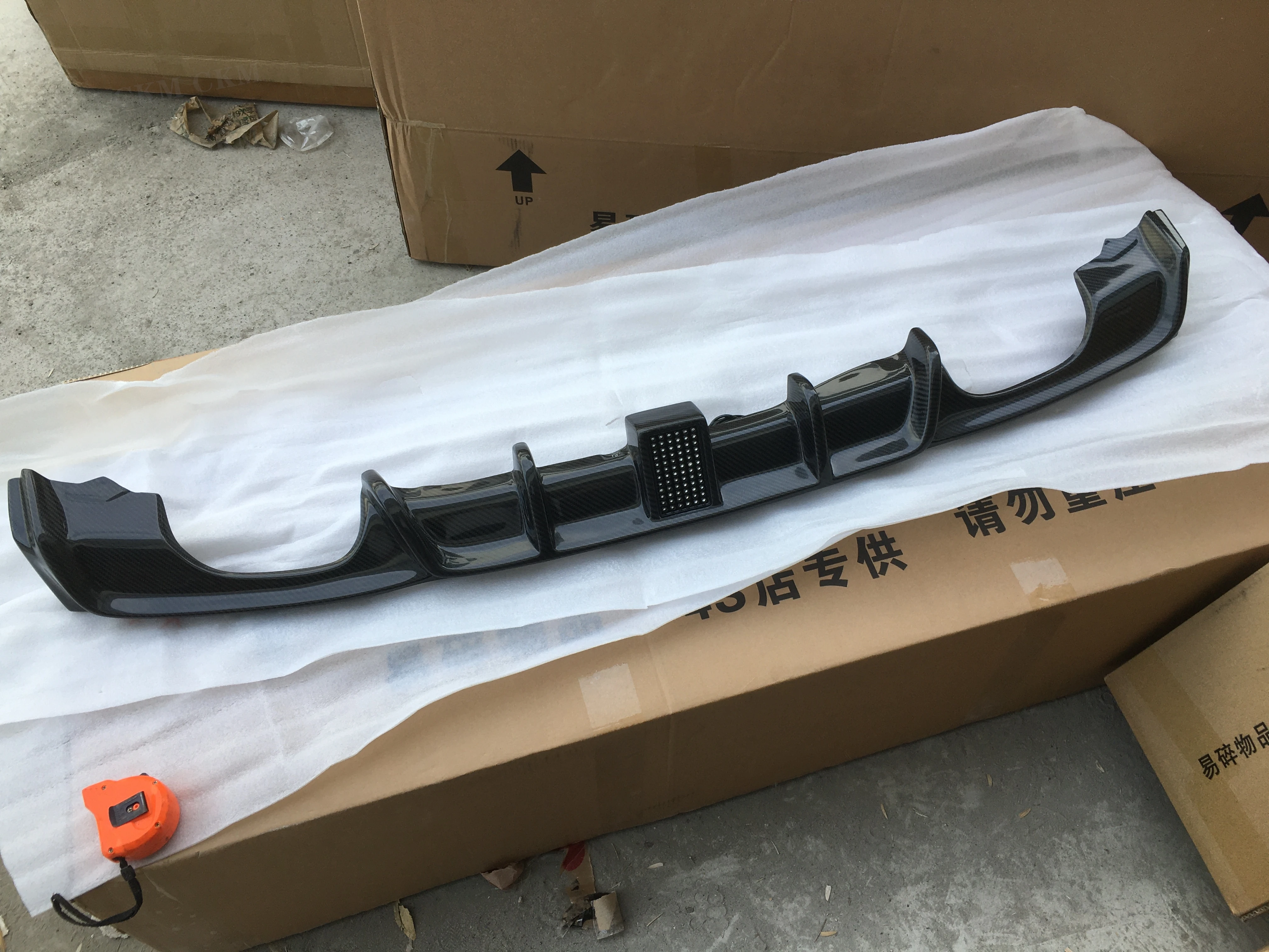 Rear Bumper Lip Diffuser With LED Light For BMW F30 F35 320i 328i 335i M Sport 2012-2018 Four Outlet Exhaust Guard Carbon Fiber
Rear Bumper Lip Diffuser With LED Light For BMW F30 F35 320i 328i 335i M Sport 2012-2018 Four Outlet Exhaust Guard Carbon Fiber