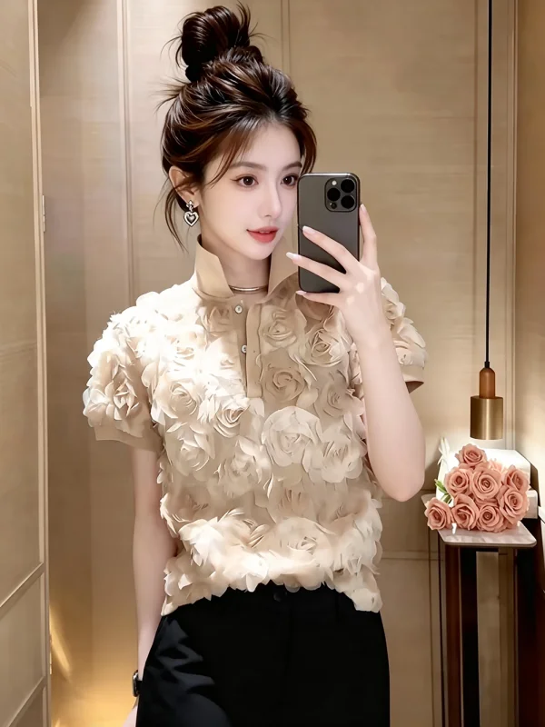 Retro Apricot Floral Print Stand Collar Short Sleeve T-Shirt Women's Loose Fit Slimming Shirt Top Summer 2026 Design Sense
Retro Apricot Floral Print Stand Collar Short Sleeve T-Shirt Women's Loose Fit Slimming Shirt Top Summer 2026 Design Sense