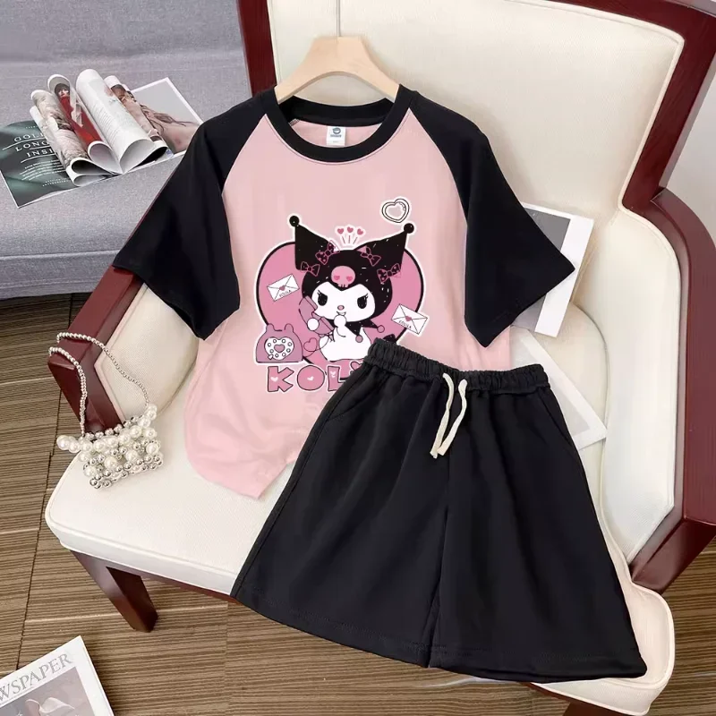 Sanrio Kuromi шелковые пижамы женские летние хлопковые с короткими рукавами короткие детские пижамы с героями мультфильмов домашняя одежда пижамные штаны комплект
Sanrio Kuromi шелковые пижамы женские летние хлопковые с короткими рукавами короткие детские пижамы с героями мультфильмов домашняя одежда пижамные штаны комплект