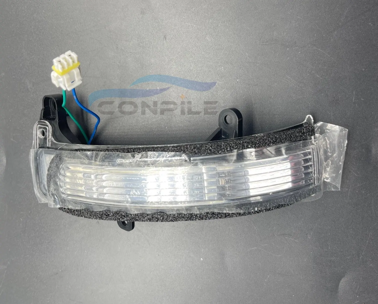 1pc for Mitsubishi Outlander AXR Pajero Sport reversing mirror turn signal exterior reflector light bar
1pc for Mitsubishi Outlander AXR Pajero Sport reversing mirror turn signal exterior reflector light bar