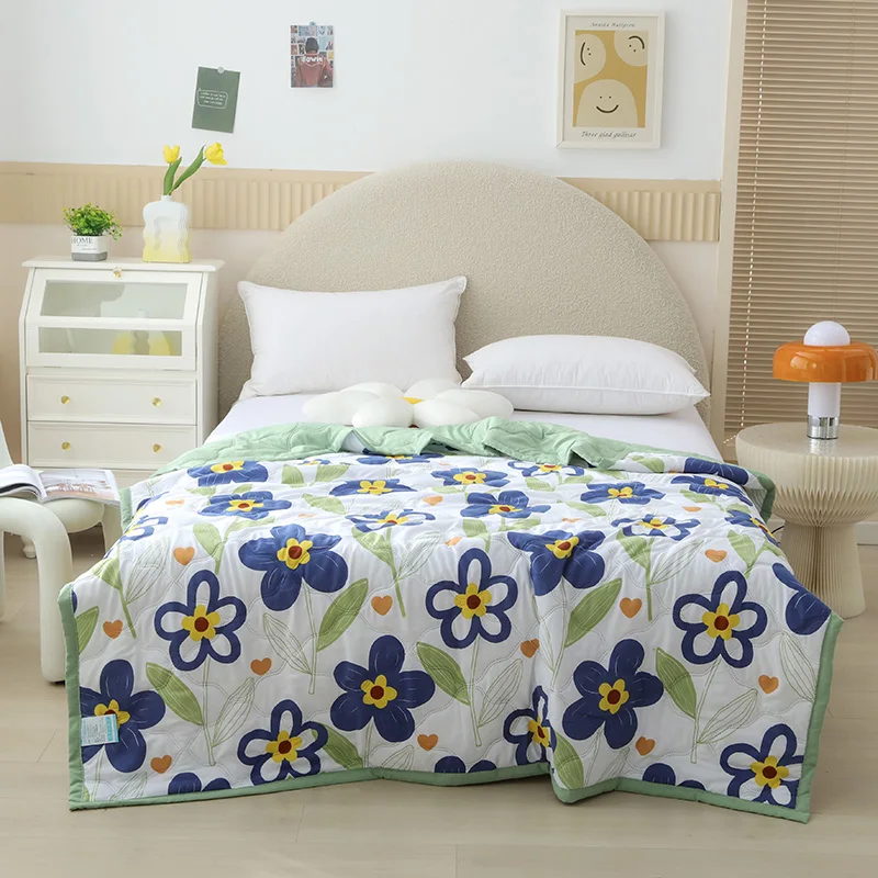 Blue Flowers Pattern Quilt Floral Style Summer Quilted Quilt Kids Adults Air-Conditioning Thin Blanket Comfortable Breathable
Blue Flowers Pattern Quilt Floral Style Summer Quilted Quilt Kids Adults Air-Conditioning Thin Blanket Comfortable Breathable