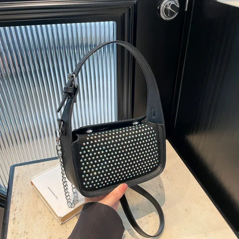 Textured chain underarm bag women's fashion versatile light luxury diamond-encrusted small square bag
Textured chain underarm bag women's fashion versatile light luxury diamond-encrusted small square bag