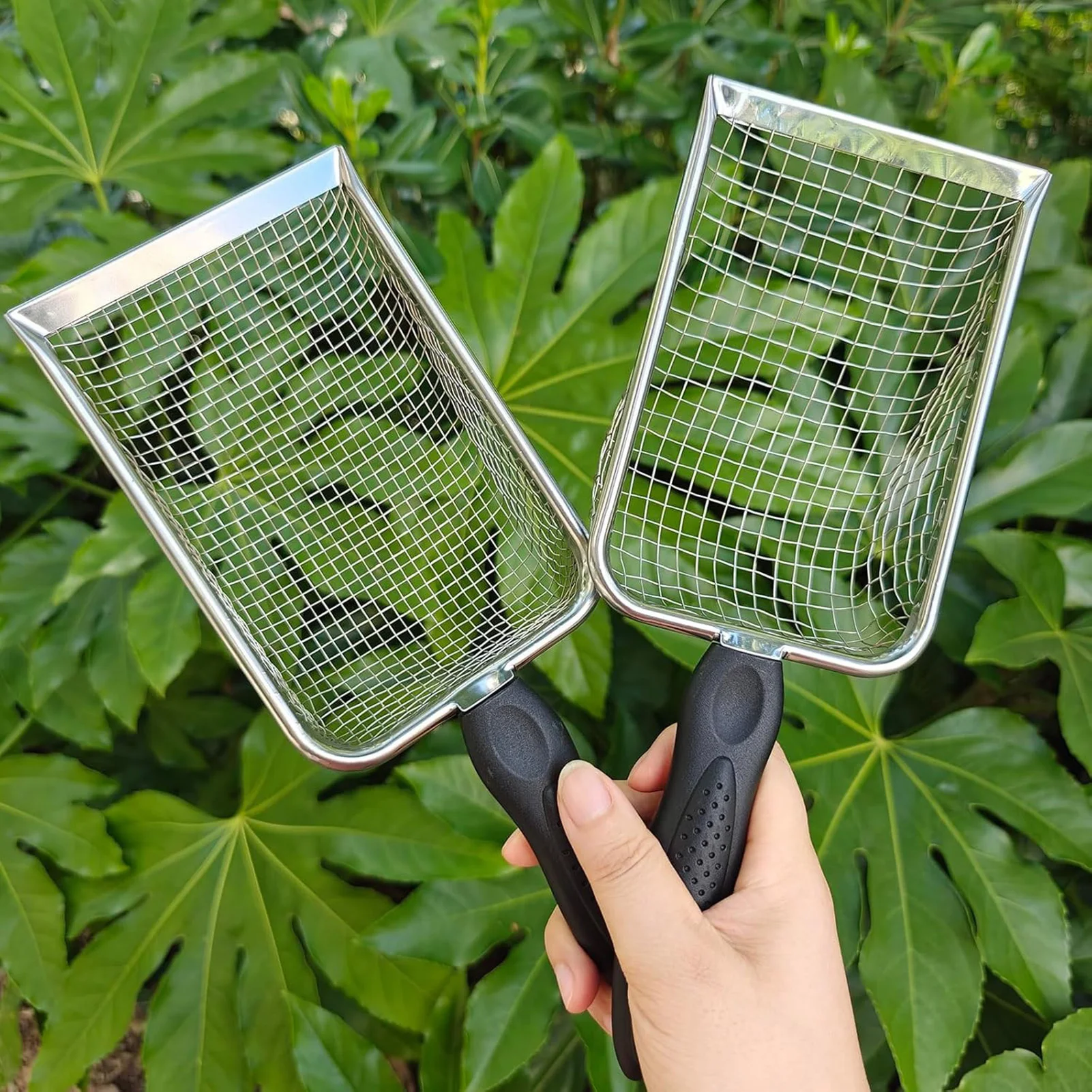 2PCS Garden Plants Soil Sieve Filter Soil Sieve with Handle Convenient and Labor-Saving Heavy Duty Tool Suitable for Plants
2PCS Garden Plants Soil Sieve Filter Soil Sieve with Handle Convenient and Labor-Saving Heavy Duty Tool Suitable for Plants