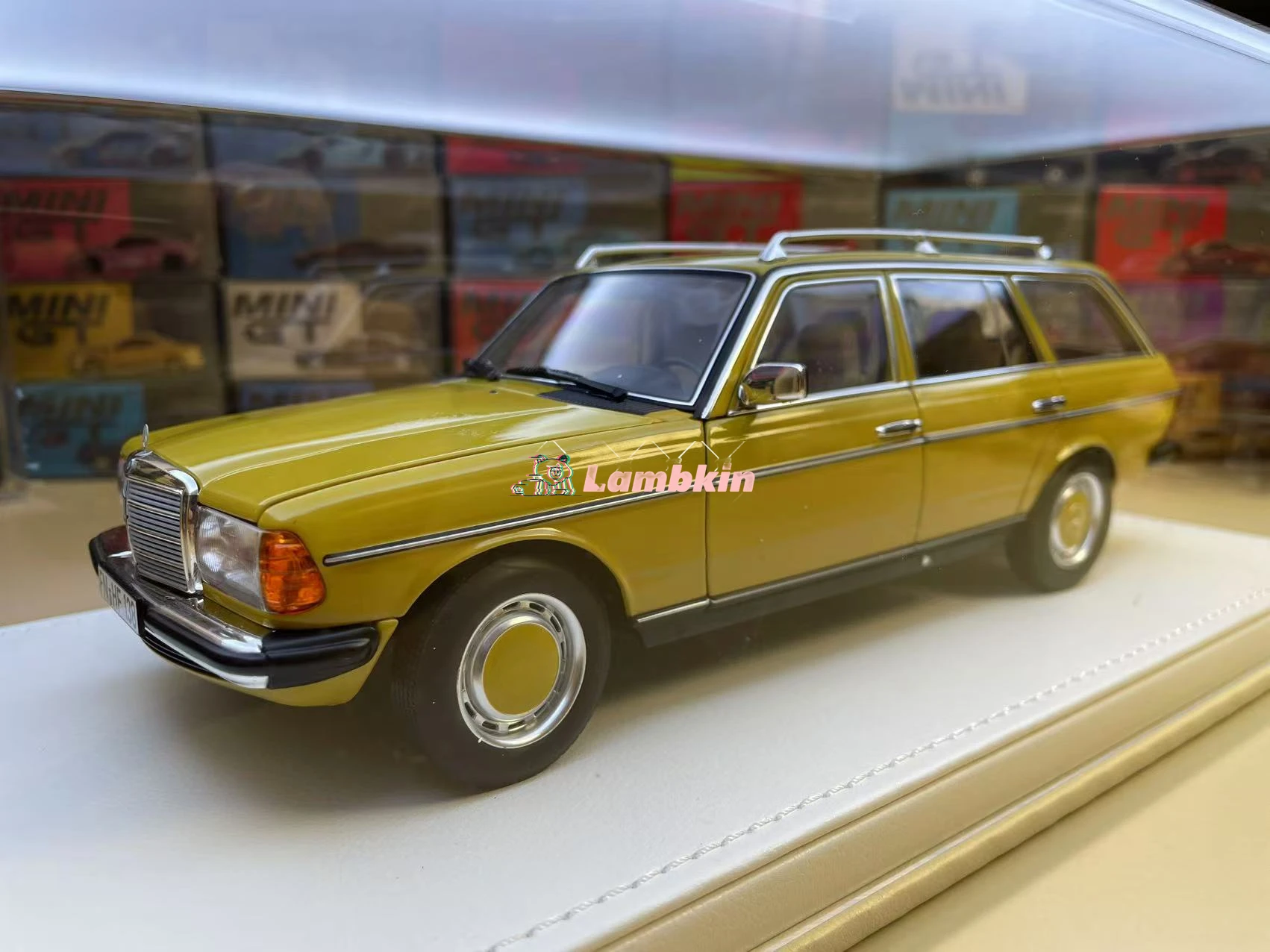NOREV 1/18 benz MB 200T Wagon Replica Alloy Cars Collectible Ornaments Birthday Gifts Memorials
NOREV 1/18 benz MB 200T Wagon Replica Alloy Cars Collectible Ornaments Birthday Gifts Memorials