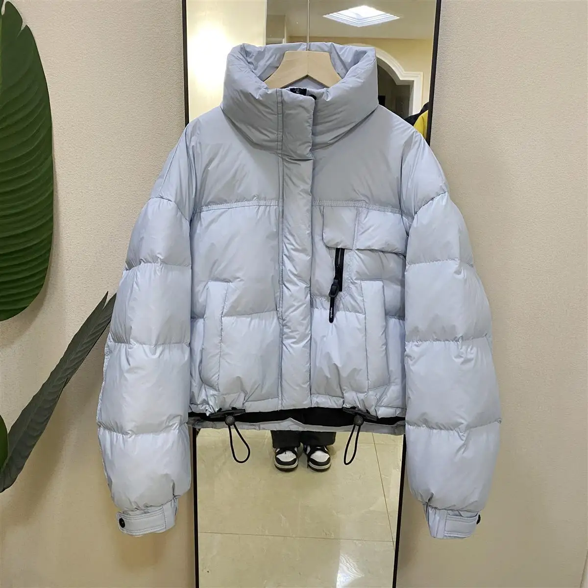 Winter New Women's Windproof Down Jacket Commuter Stand Collar Short White Duck Down Jacket
Winter New Women's Windproof Down Jacket Commuter Stand Collar Short White Duck Down Jacket