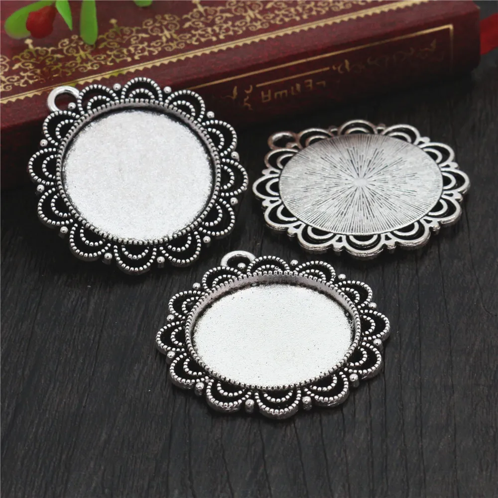 New Fashion 5pcs 25mm Inner Size Antique Silver Plated Cool Style Cabochon Base Setting Charms Pendant (A6-37)
New Fashion 5pcs 25mm Inner Size Antique Silver Plated Cool Style Cabochon Base Setting Charms Pendant (A6-37)