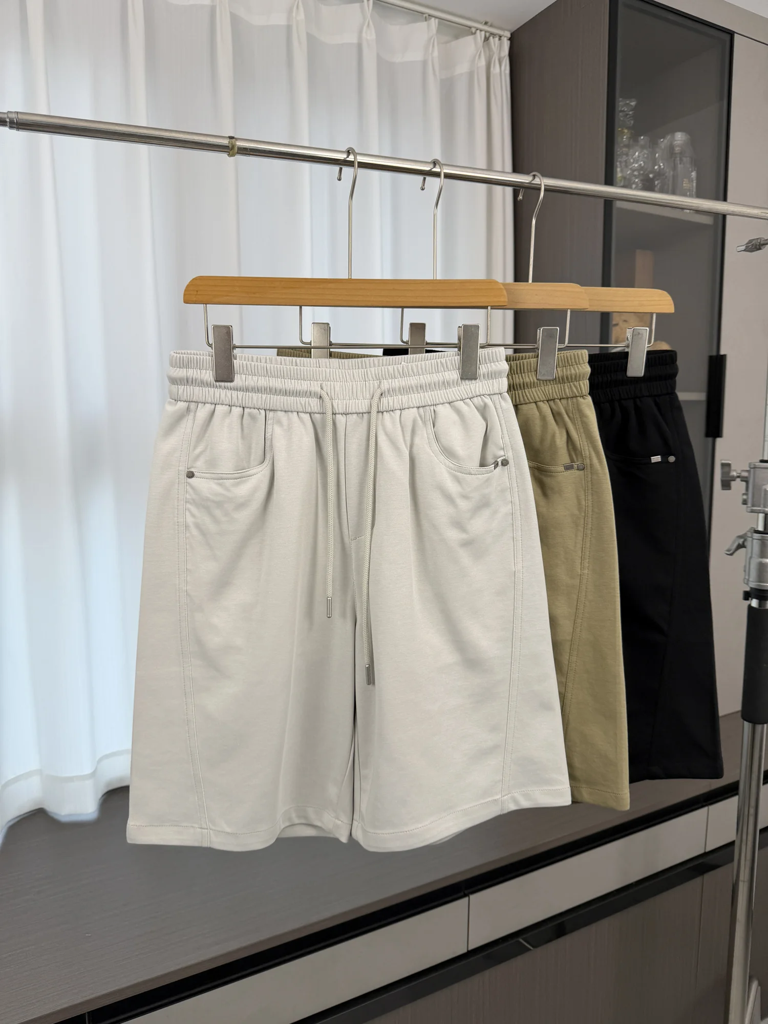 Casual Sporty Men's Short Pants Elastic Waist Comfortable Summer Loose Fit 5-Point Pants Youth Daily Wear Trendy Color
Casual Sporty Men's Short Pants Elastic Waist Comfortable Summer Loose Fit 5-Point Pants Youth Daily Wear Trendy Color