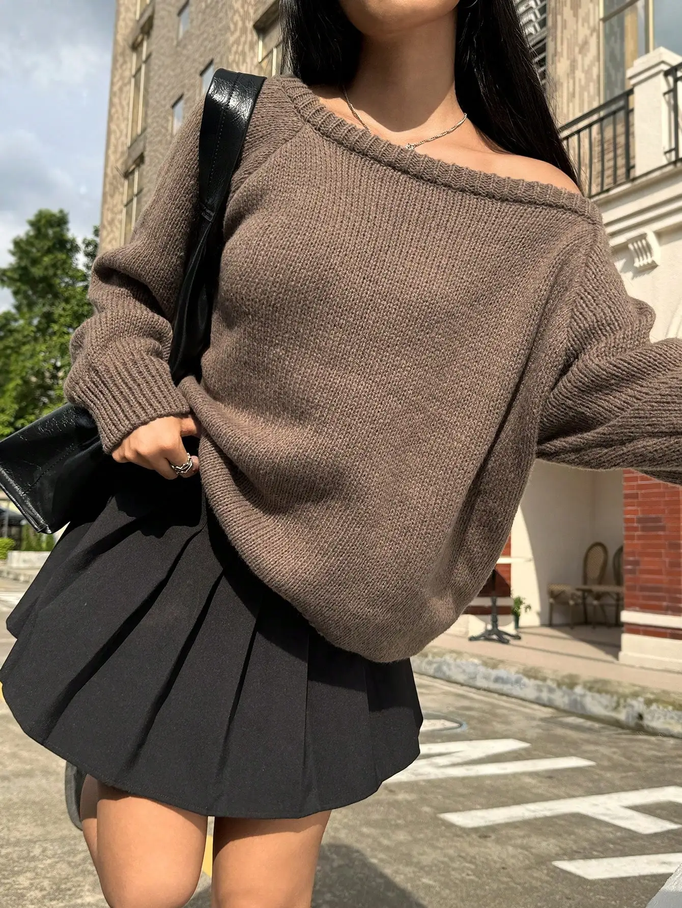Women's Off Shoulder Loose Knit Sweater, Long Sleeve Raglan Pullover for Autumn Winter Casual Wear
Women's Off Shoulder Loose Knit Sweater, Long Sleeve Raglan Pullover for Autumn Winter Casual Wear