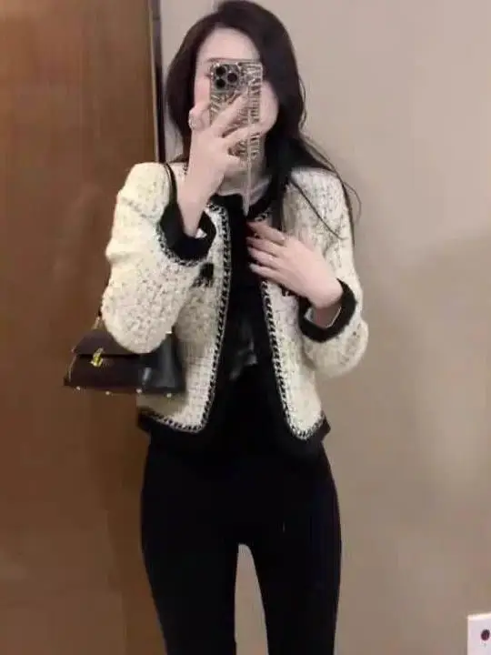 Elegant Miniature Fragrance Style Women's Spring Autumn Jacket High-End Fashion Short Coat Straight Cut Long Sleeve round Neck
Elegant Miniature Fragrance Style Women's Spring Autumn Jacket High-End Fashion Short Coat Straight Cut Long Sleeve round Neck
