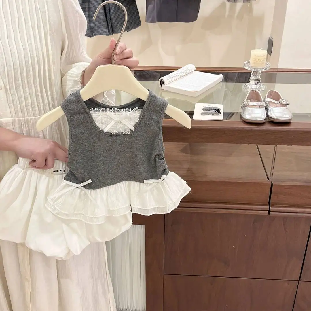 Girls' Set 2026 Summer New Children's Lace Splicing Flower Bud Shorts Two Piece Set
Girls' Set 2026 Summer New Children's Lace Splicing Flower Bud Shorts Two Piece Set