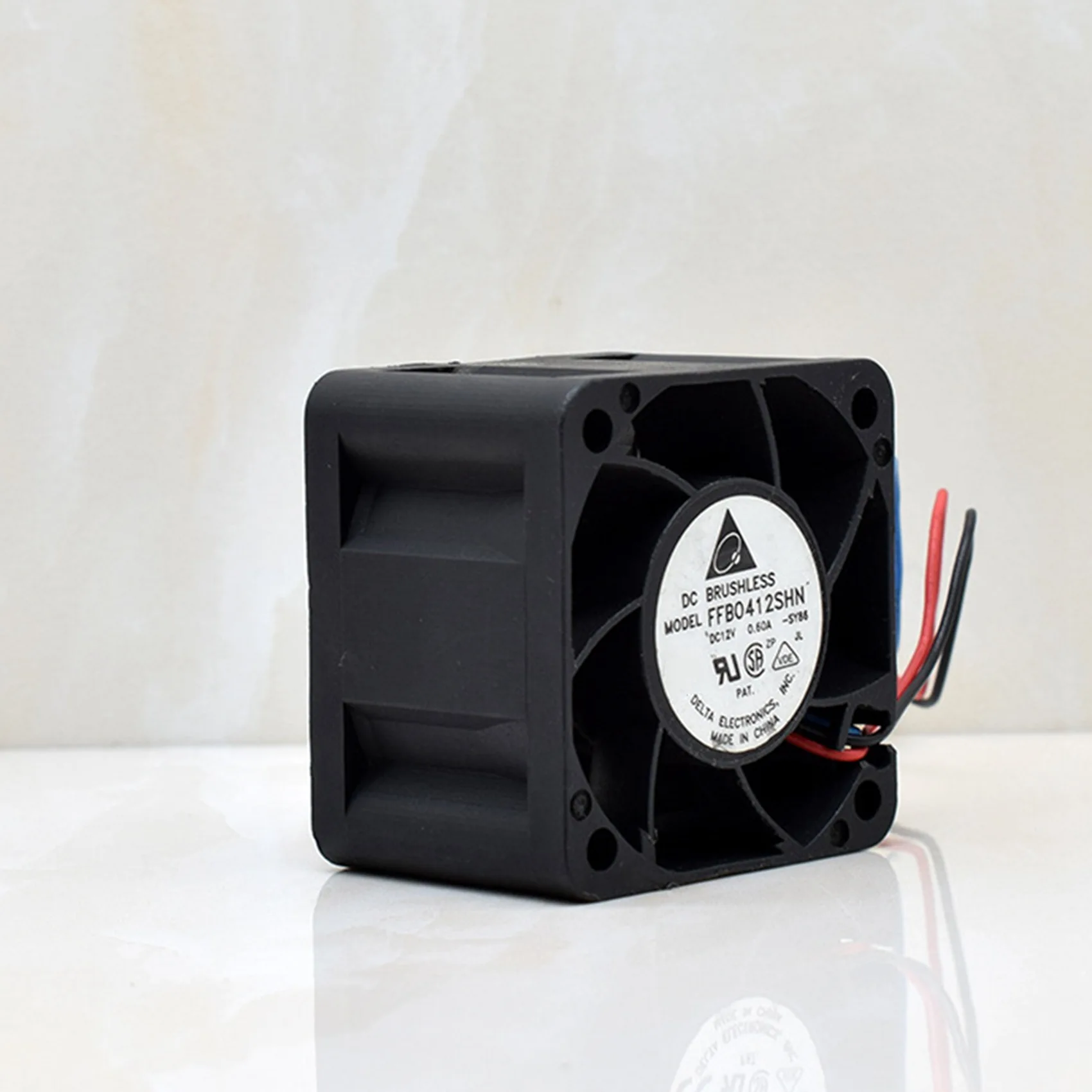 A68Z 10PCS FFB0412SHN 4028 4Cm 12V 0.60A Micro-Violent Air Flow Fan 40X40X28MM Cooler Fan For ANTMINER AWP8 PSU Cooling Fan
A68Z 10PCS FFB0412SHN 4028 4Cm 12V 0.60A Micro-Violent Air Flow Fan 40X40X28MM Cooler Fan For ANTMINER AWP8 PSU Cooling Fan