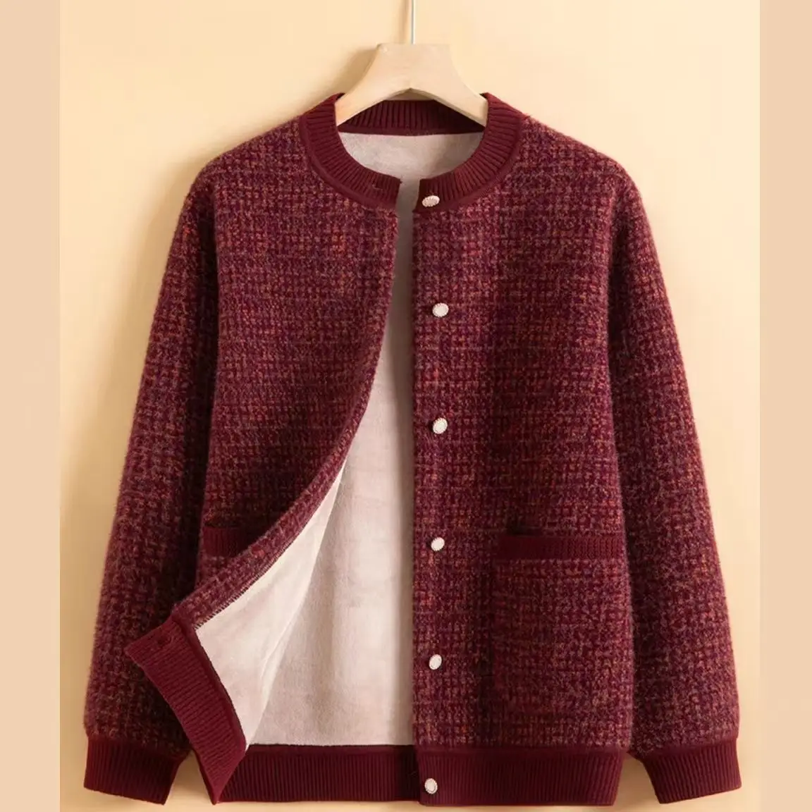 Autumn Winter Thicken Fleece Warm Cardigan Sweater Elderly Mother Knitted Sweater Jacket Grandma Mink Velvet Cardigans Coat 5XL
Autumn Winter Thicken Fleece Warm Cardigan Sweater Elderly Mother Knitted Sweater Jacket Grandma Mink Velvet Cardigans Coat 5XL