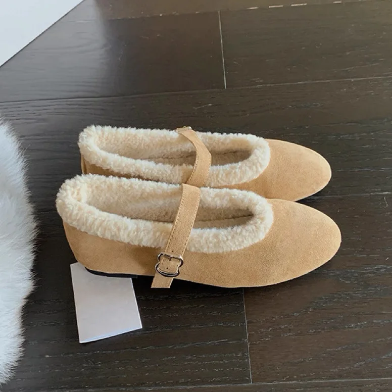 Warm round Head Mary Janes with Low Heel Buckle Design Fashionable All-Match Fluffy Shoes for Women in 2025 Winter Season
Warm round Head Mary Janes with Low Heel Buckle Design Fashionable All-Match Fluffy Shoes for Women in 2025 Winter Season
