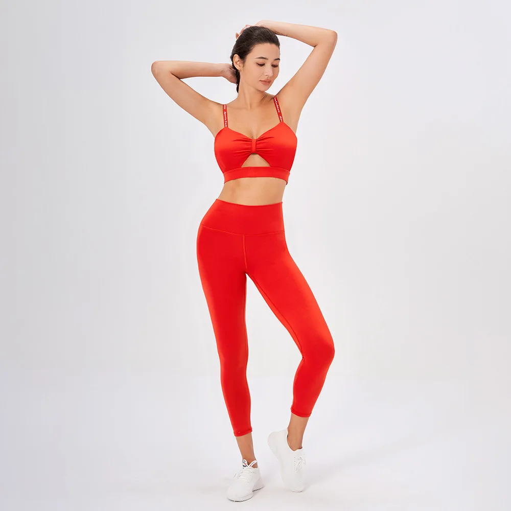 Бесшовный Женский комплект для йоги S/M/L/XL, спортивная одежда для тренировок, одежда для спортзала, укороченный топ для фитнеса, леггинсы с высокой талией, спортивный костюм
Бесшовный Женский комплект для йоги S/M/L/XL, спортивная одежда для тренировок, одежда для спортзала, укороченный топ для фитнеса, леггинсы с высокой талией, спортивный костюм