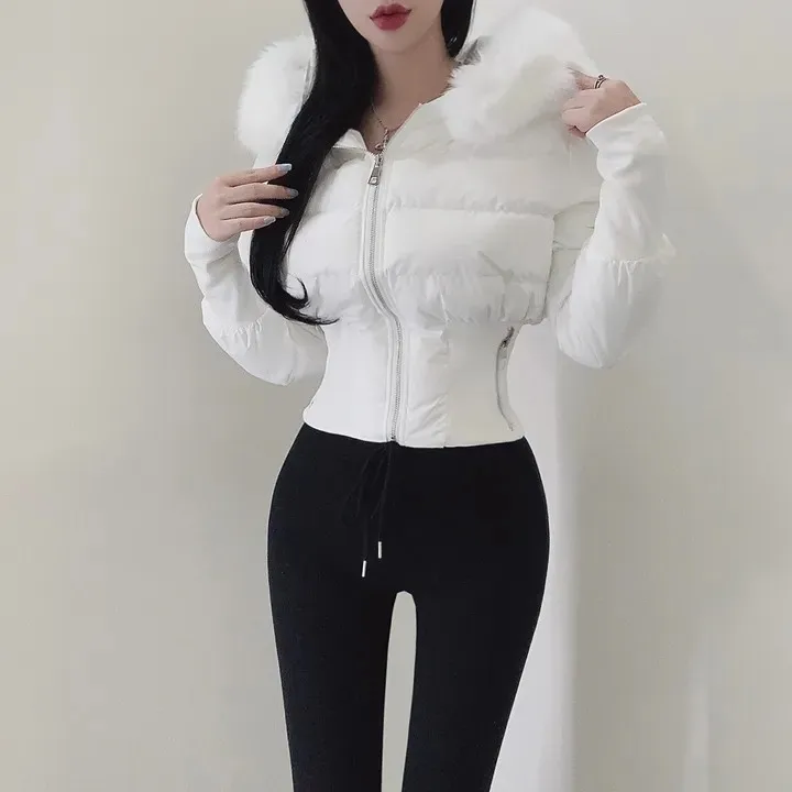 Faionable Winter Cotton Jaet Women's Chic ort Coat Warm Waist-Cinching Large Fur Collar Hooded Top for Young Women
Faionable Winter Cotton Jaet Women's Chic ort Coat Warm Waist-Cinching Large Fur Collar Hooded Top for Young Women