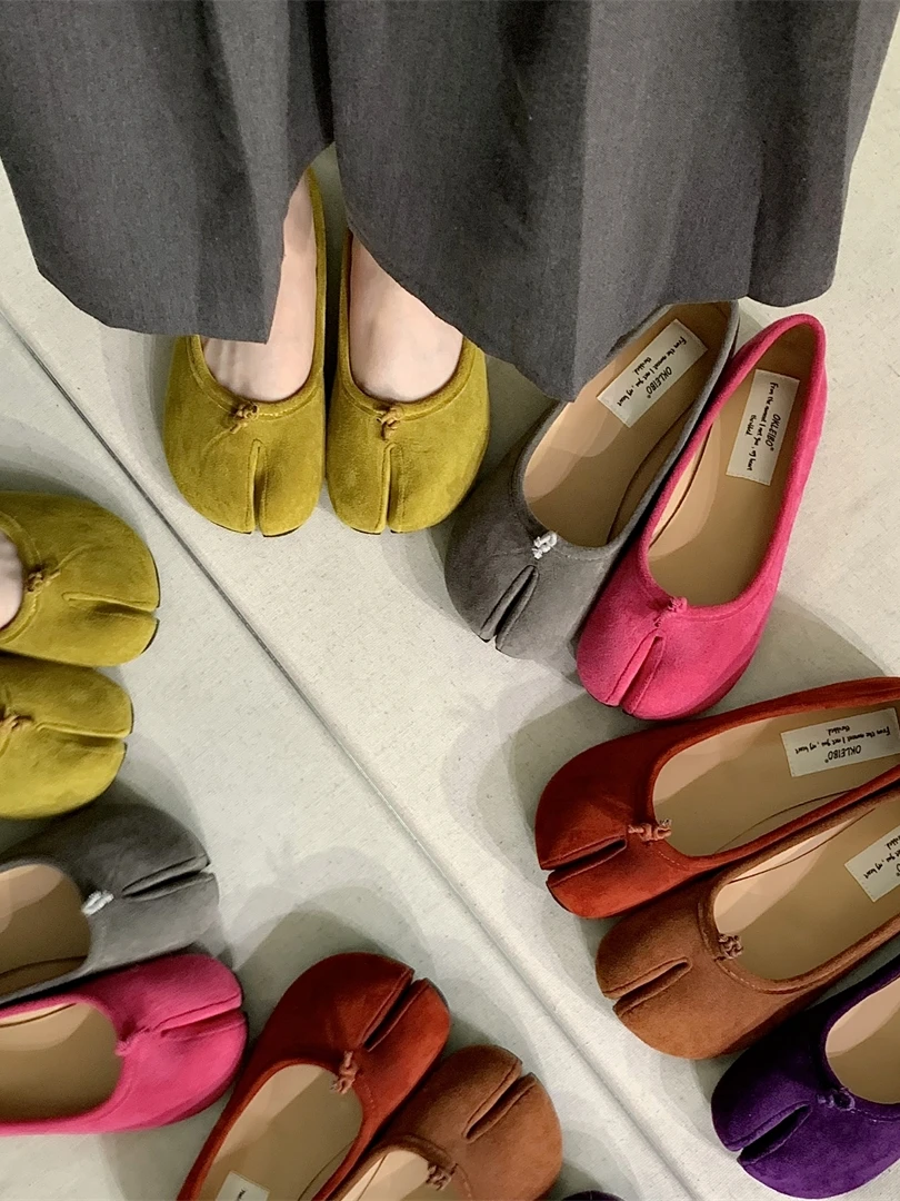 Женские туфли-балетки на плоской подошве, весна-осень, новинка, с раздельным носком, с открытым задником, на низком каблуке, с широким носком, на танкетке
Женские туфли-балетки на плоской подошве, весна-осень, новинка, с раздельным носком, с открытым задником, на низком каблуке, с широким носком, на танкетке