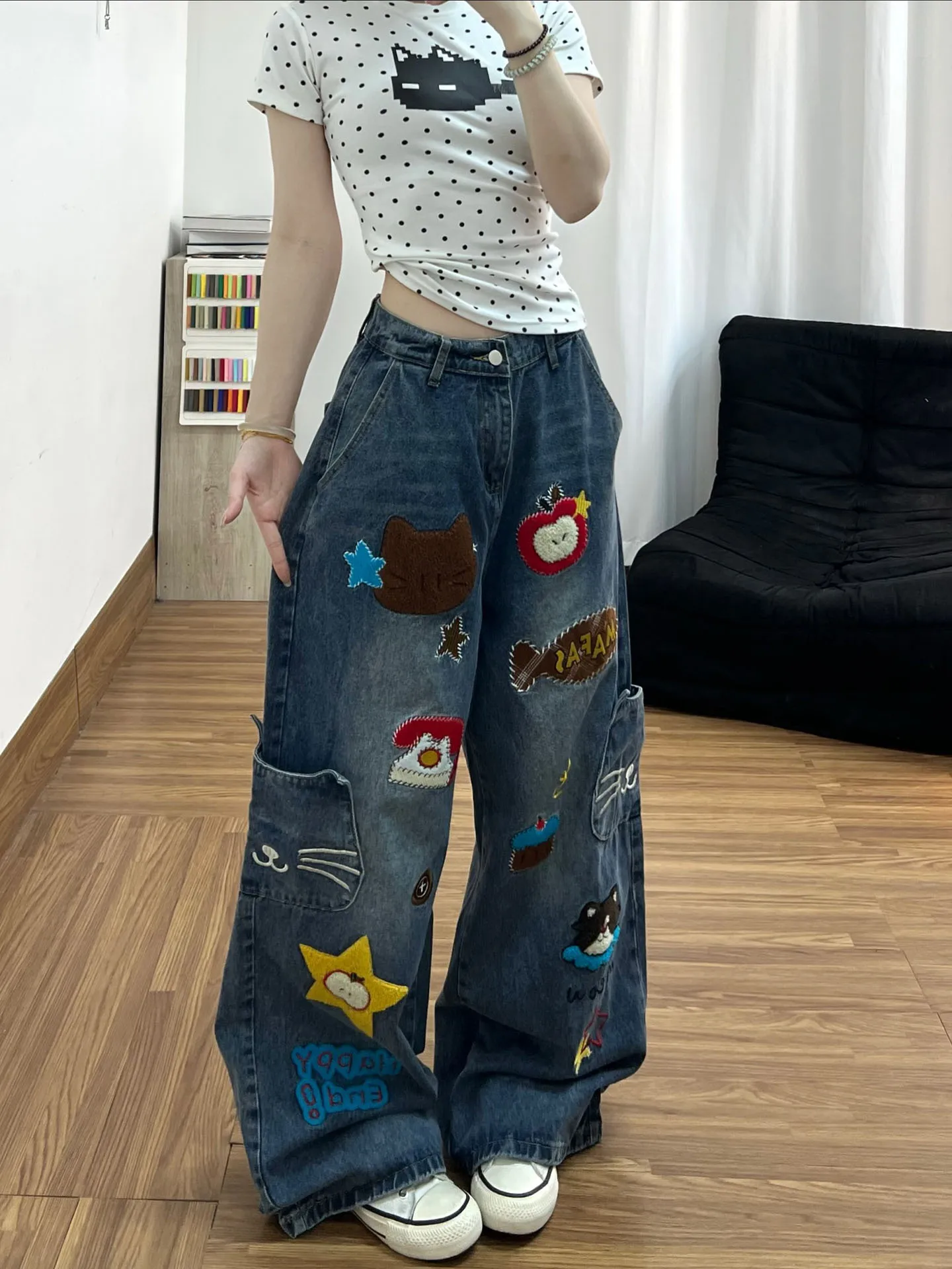 Loose Women's Cartoon Embroidered Jeans High Waist Straight Leg Blue Denim Casual Streetwear Spring 2026 New Style
Loose Women's Cartoon Embroidered Jeans High Waist Straight Leg Blue Denim Casual Streetwear Spring 2026 New Style