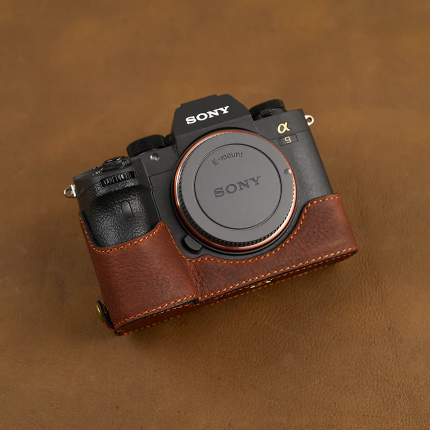 Винтажный чехол ручной работы из натуральной кожи для Sony A7R4 A7 IV A7 Mark IV
Винтажный чехол ручной работы из натуральной кожи для Sony A7R4 A7 IV A7 Mark IV