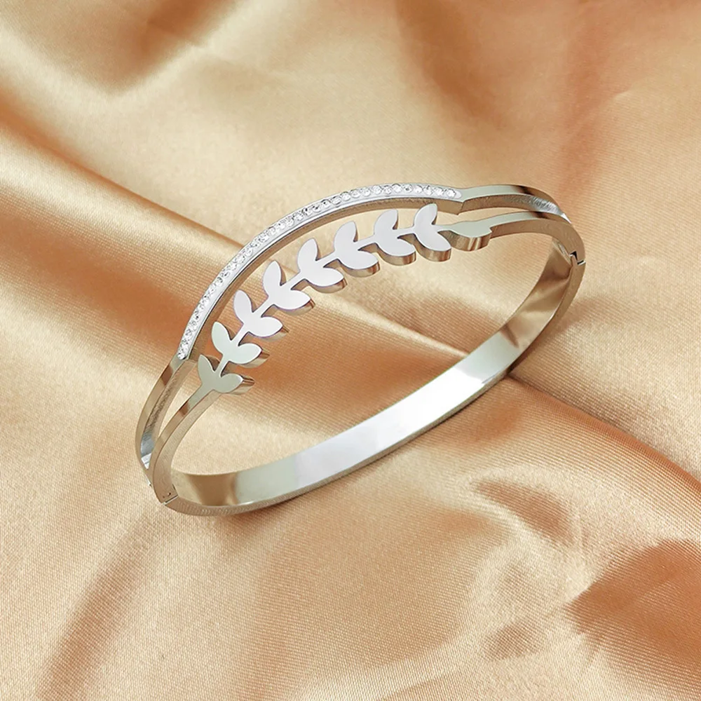 2025New double row leaf diamond bracelet, 18k gold-plated minimalist bracelet, high quality waterproof, couple gift
2025New double row leaf diamond bracelet, 18k gold-plated minimalist bracelet, high quality waterproof, couple gift