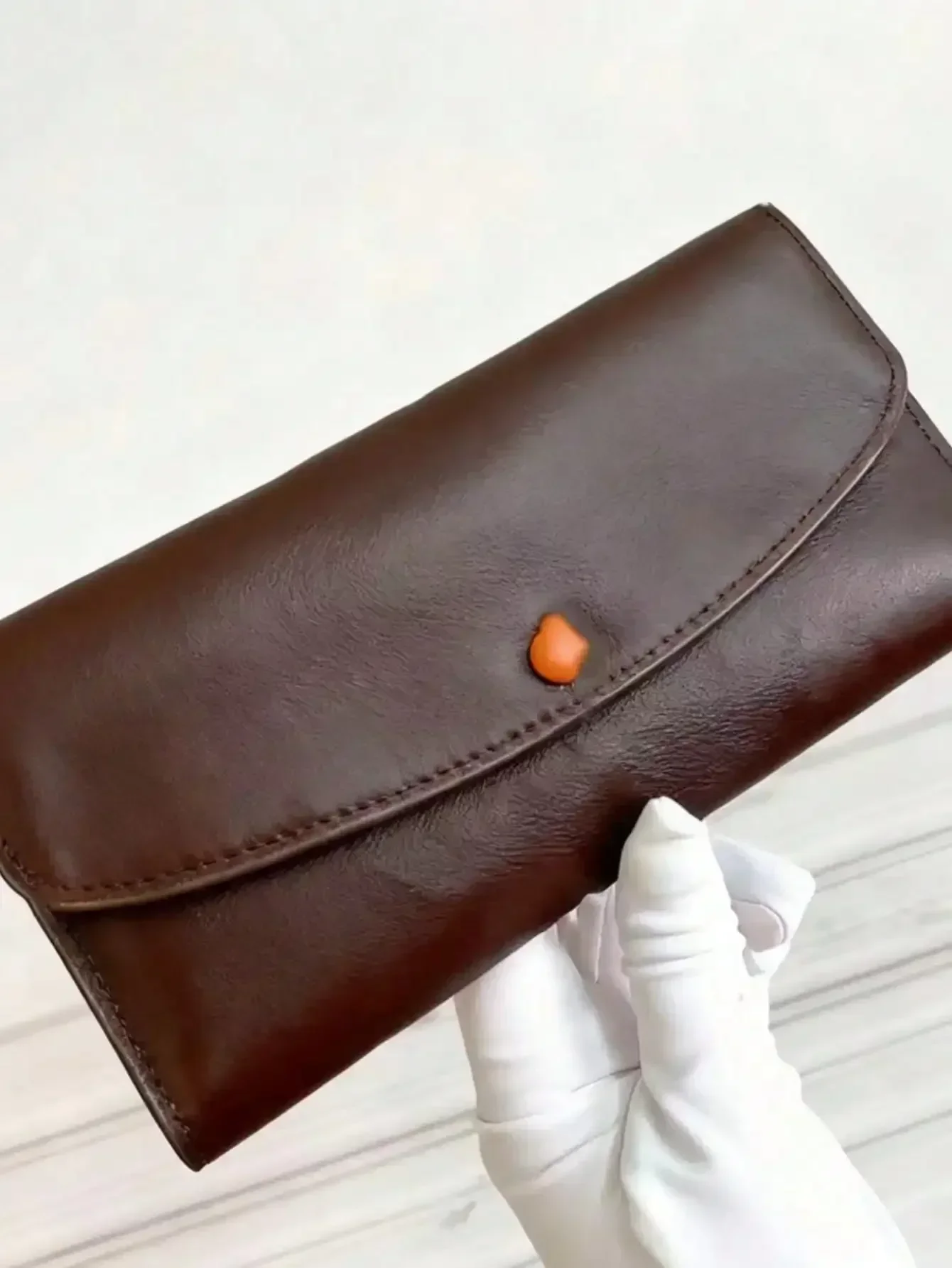 Fashion Classic Folding Style Short Wallet For Both Men And Women, Small Purse
Fashion Classic Folding Style Short Wallet For Both Men And Women, Small Purse