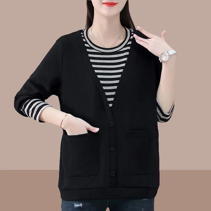 Women's Spring Autumn New Korean Style Fake Two Piece Crew Neck Hoodie Casual Versatile Loose Fashion Slim Fit Long Sleeve Top
Women's Spring Autumn New Korean Style Fake Two Piece Crew Neck Hoodie Casual Versatile Loose Fashion Slim Fit Long Sleeve Top