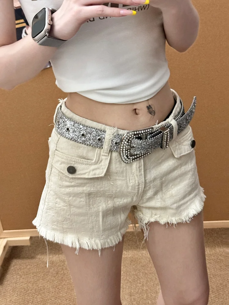 Retro High Street Design Distressed Denim Shorts Women's Summer New Style Slimming Hot Pants with Frayed Edges Girl's Fashion
Retro High Street Design Distressed Denim Shorts Women's Summer New Style Slimming Hot Pants with Frayed Edges Girl's Fashion