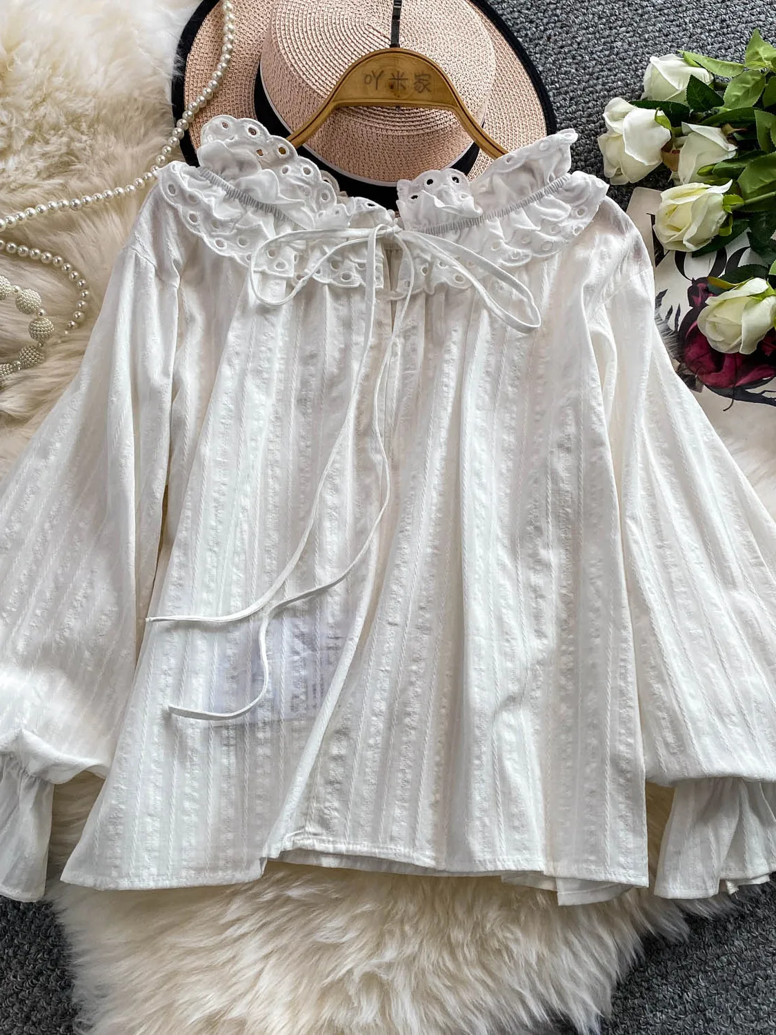 Elegant Hollow out Lace Shirt Women's Loose Casual Fashionable Blouse with Bow Tie Lotus Leaf Collar All Matched
Elegant Hollow out Lace Shirt Women's Loose Casual Fashionable Blouse with Bow Tie Lotus Leaf Collar All Matched