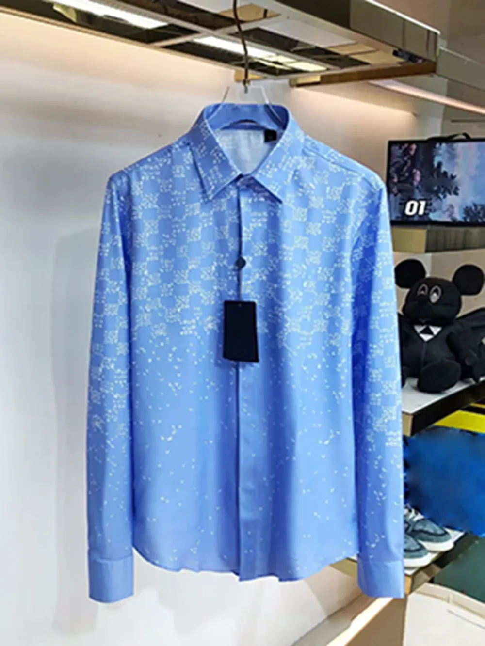 Mens Designer Shirts Brand Clothing Men Long Sleeve Dress Shirt Hip Hop Style High Quality Cotton Tops 16371
Mens Designer Shirts Brand Clothing Men Long Sleeve Dress Shirt Hip Hop Style High Quality Cotton Tops 16371