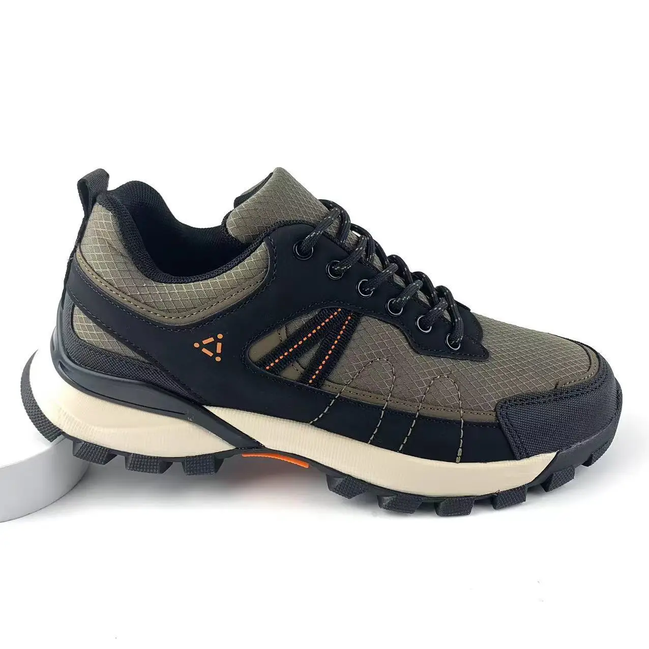 New Hot Sale Neutral Breathable Lightweight Professional Wear-Resistant Mountaineering Shoes Mountaineering Comfort Shoes Very g
New Hot Sale Neutral Breathable Lightweight Professional Wear-Resistant Mountaineering Shoes Mountaineering Comfort Shoes Very g